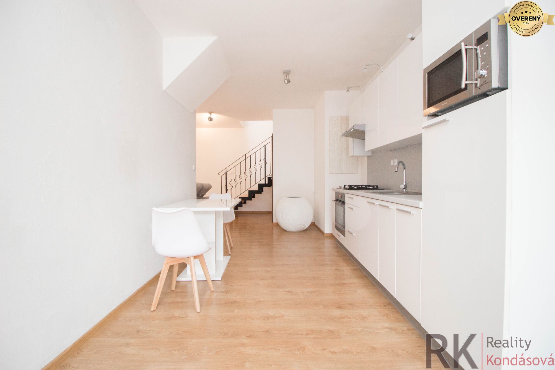 Prenájom v centre Košíc - mezonet s balkónom a výťahom – foto 6