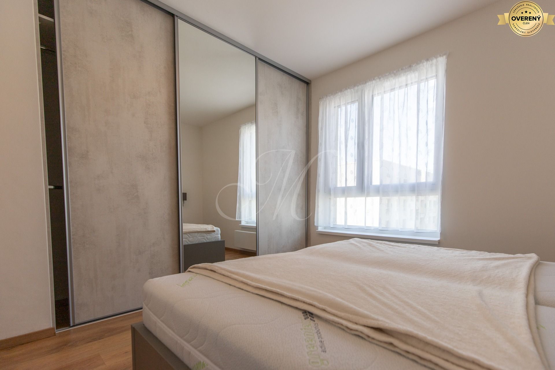 Slnečný 3-izbový byt s loggiou a parkovaním, Bory – foto 9