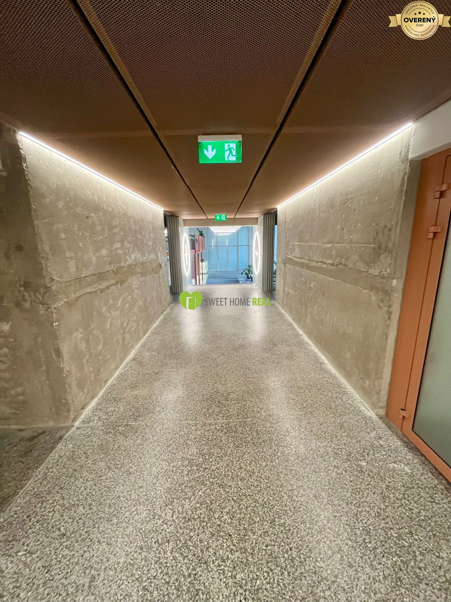 REZERVOVANÝ Na prenájom 2i luxusný zariadený byt na Terase – foto 10