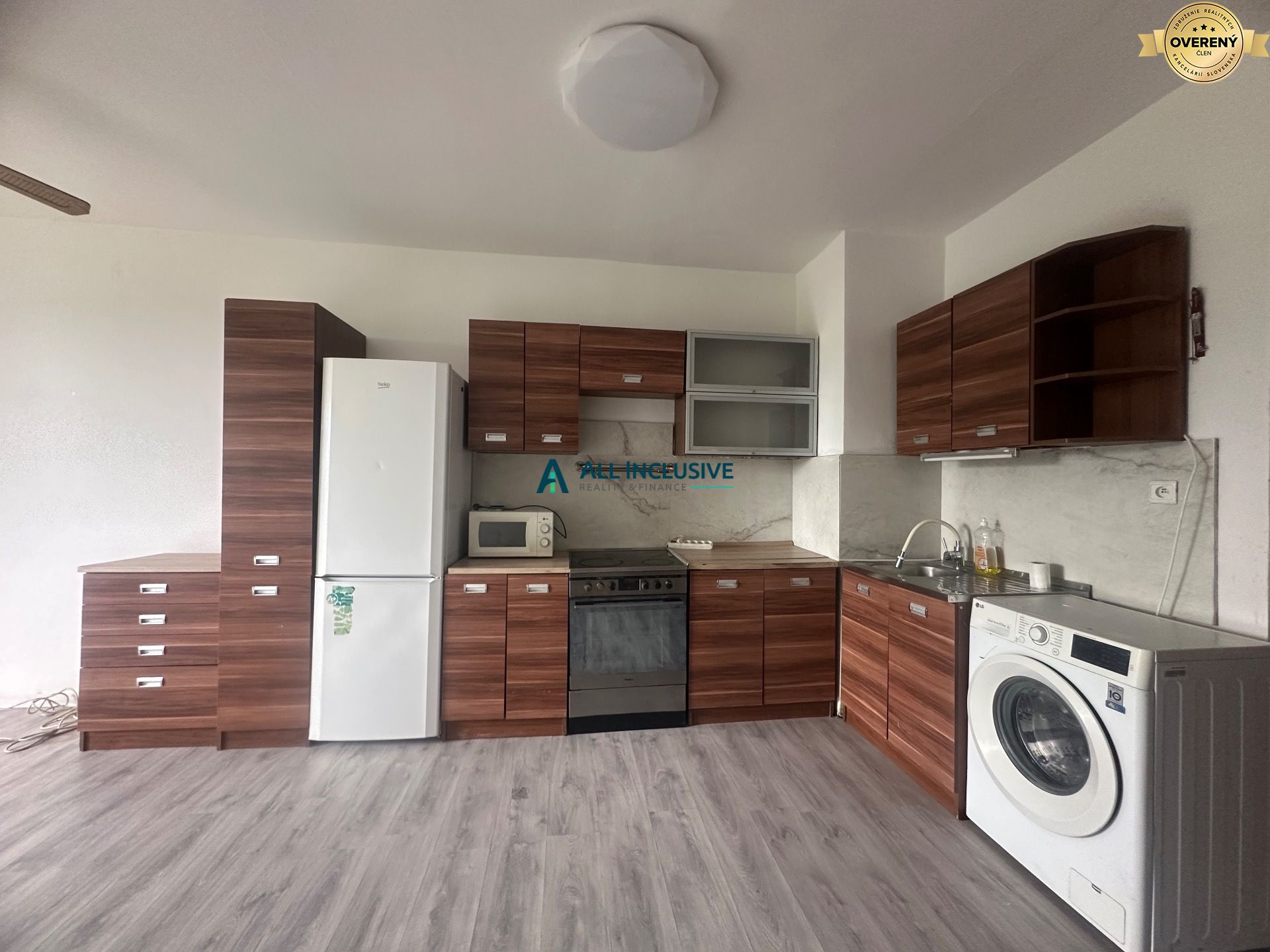 Ponúkame na predaj,2-garsónku,na Stavbárskej ulici v Bratislave – foto 7