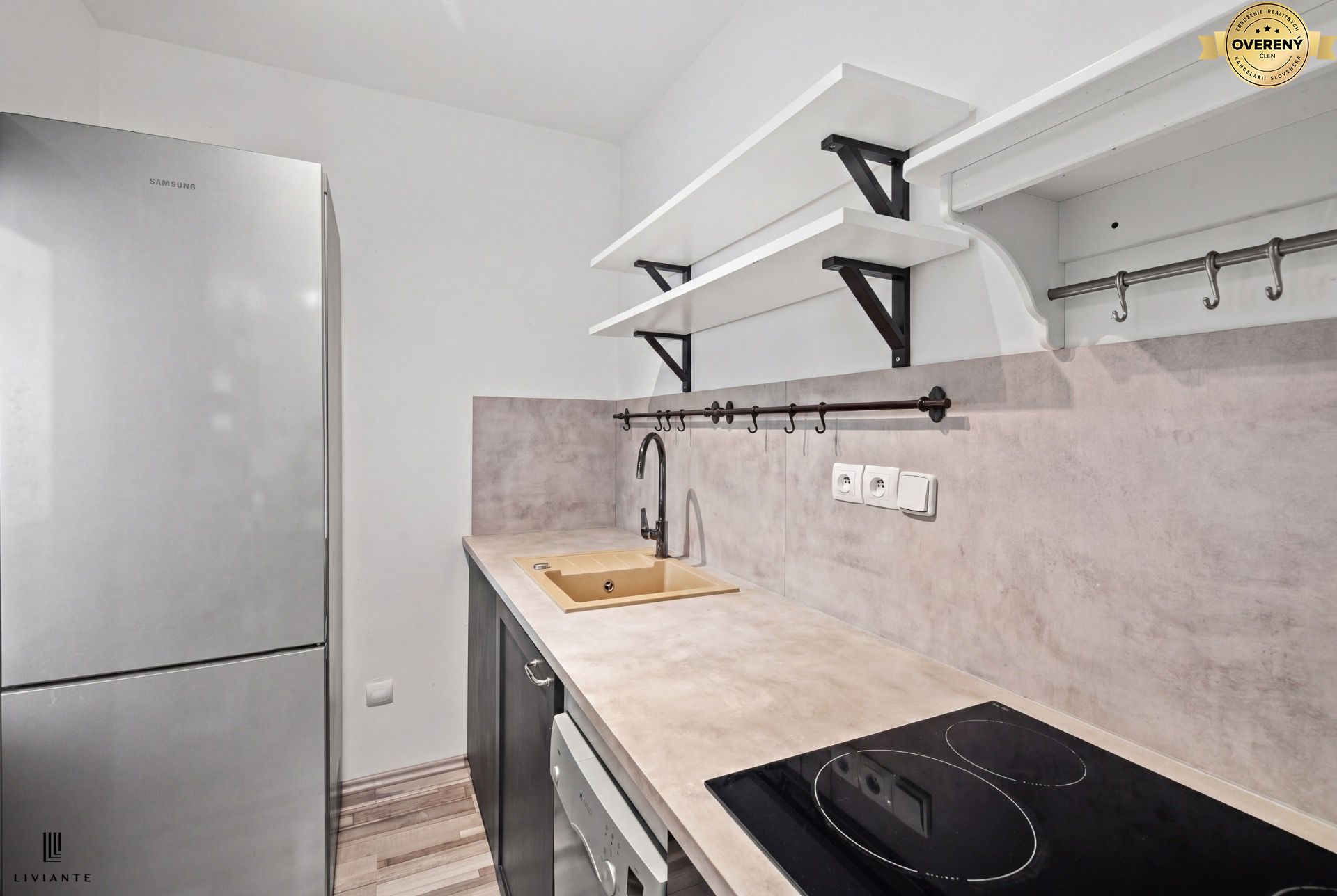 PREDAJ PRIESTRANNÝ 2i BYT S EXTRA IZBOU A BALKÓNOM – foto 10