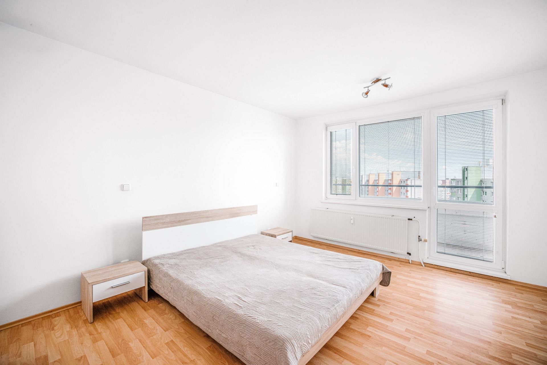 VEĽKÝ 52m 2i slnečného bytu pri Chorvátskom ramene, BA V – foto 8