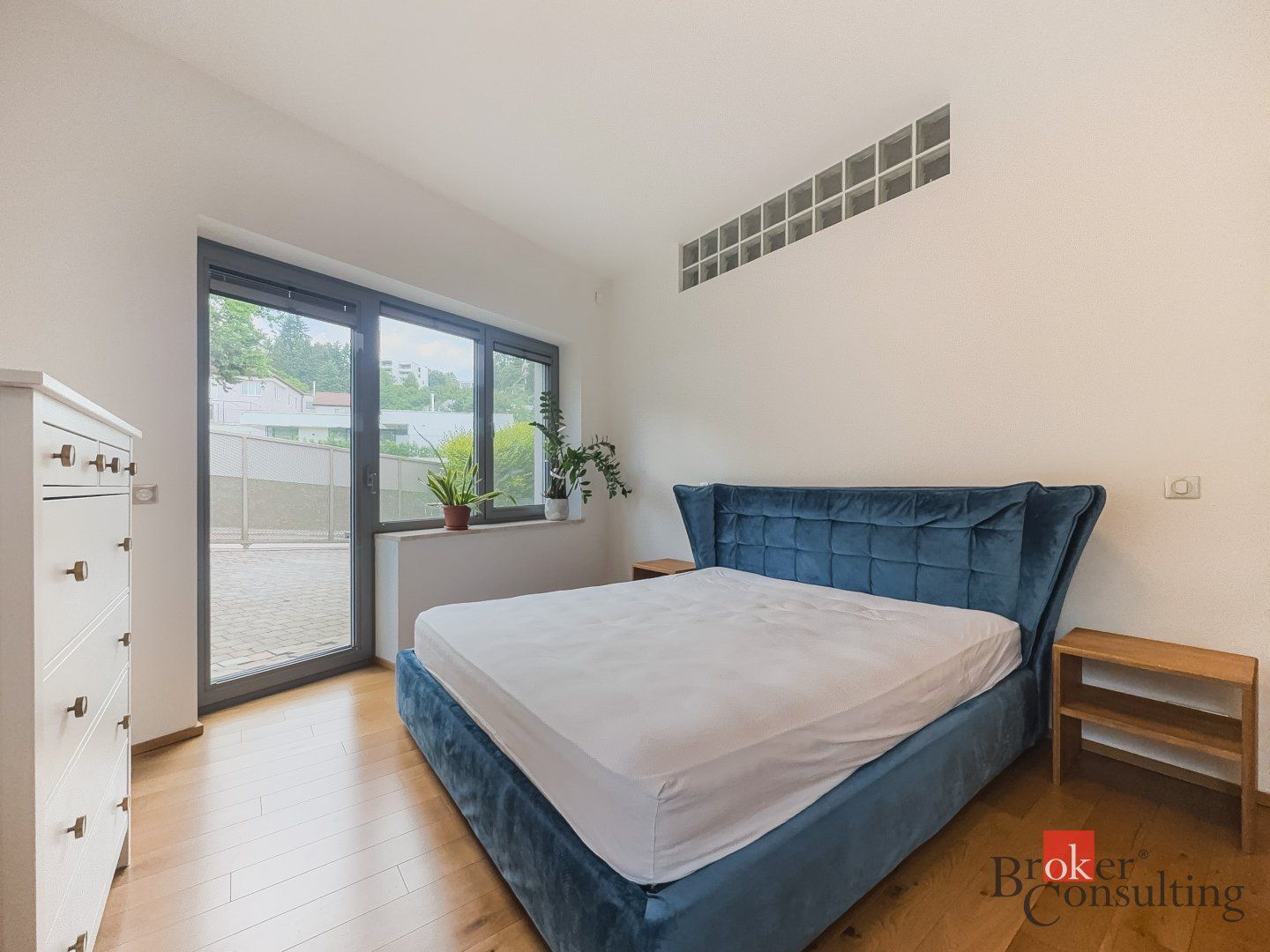 Luxusný 5i byt s terasou a garážou na Hradnom kopci – foto 10
