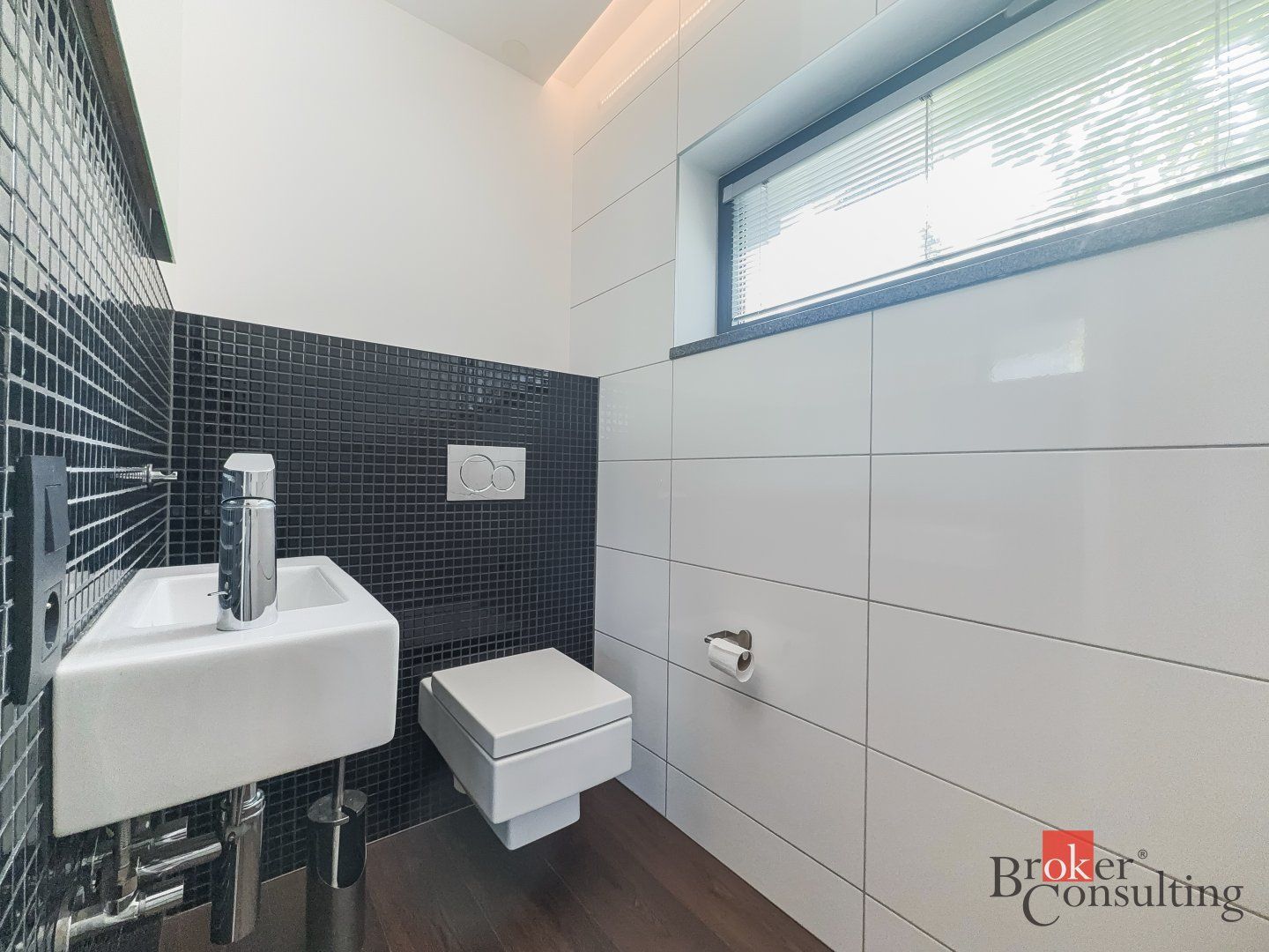 Nadštandardný 4i byt s 2 terasami, krbom a garážou - Kramáre – foto 8