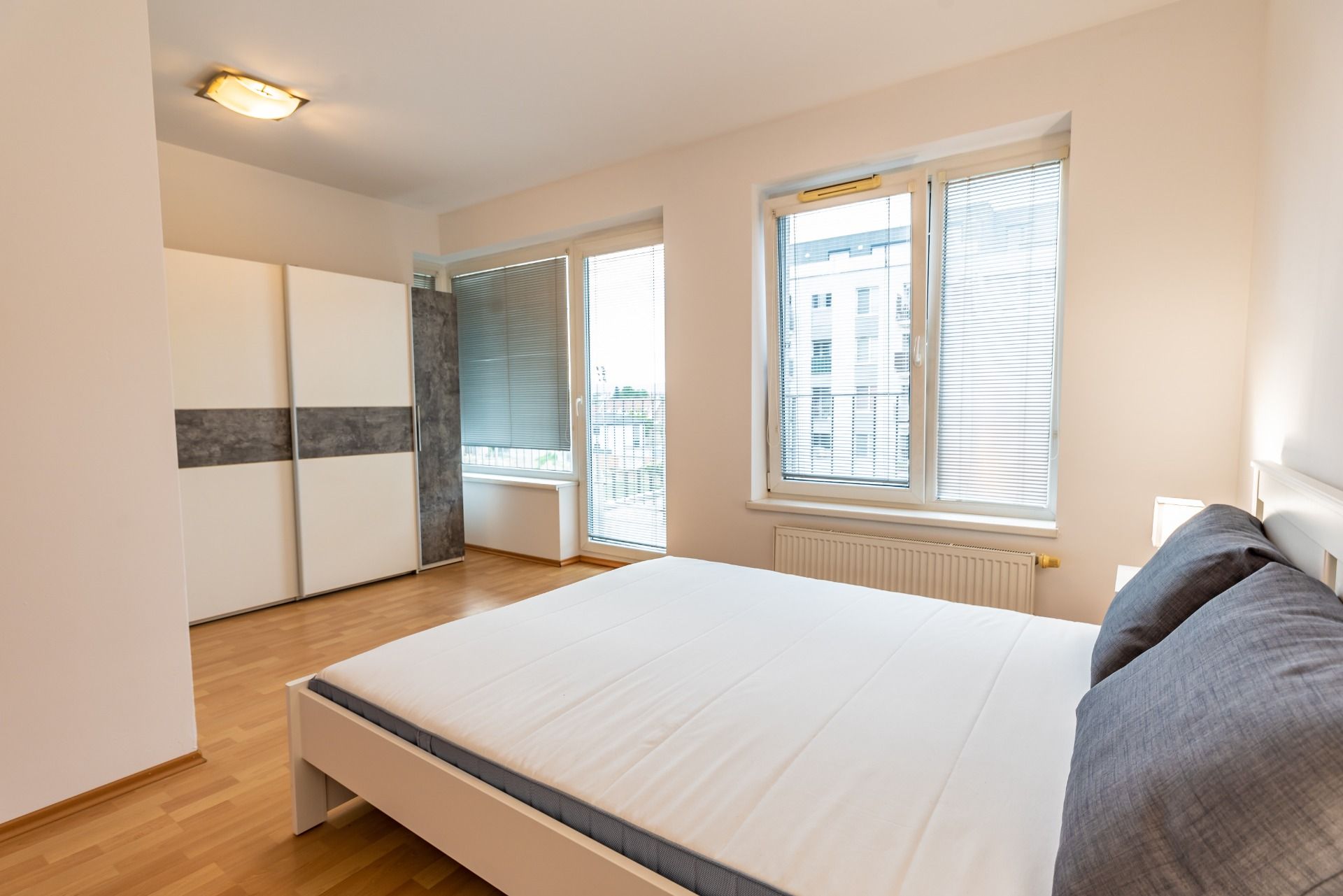 Na prenájom luxusný 2-izbový byt + 2 balkóny, 73 m², garážové státie, – foto 9