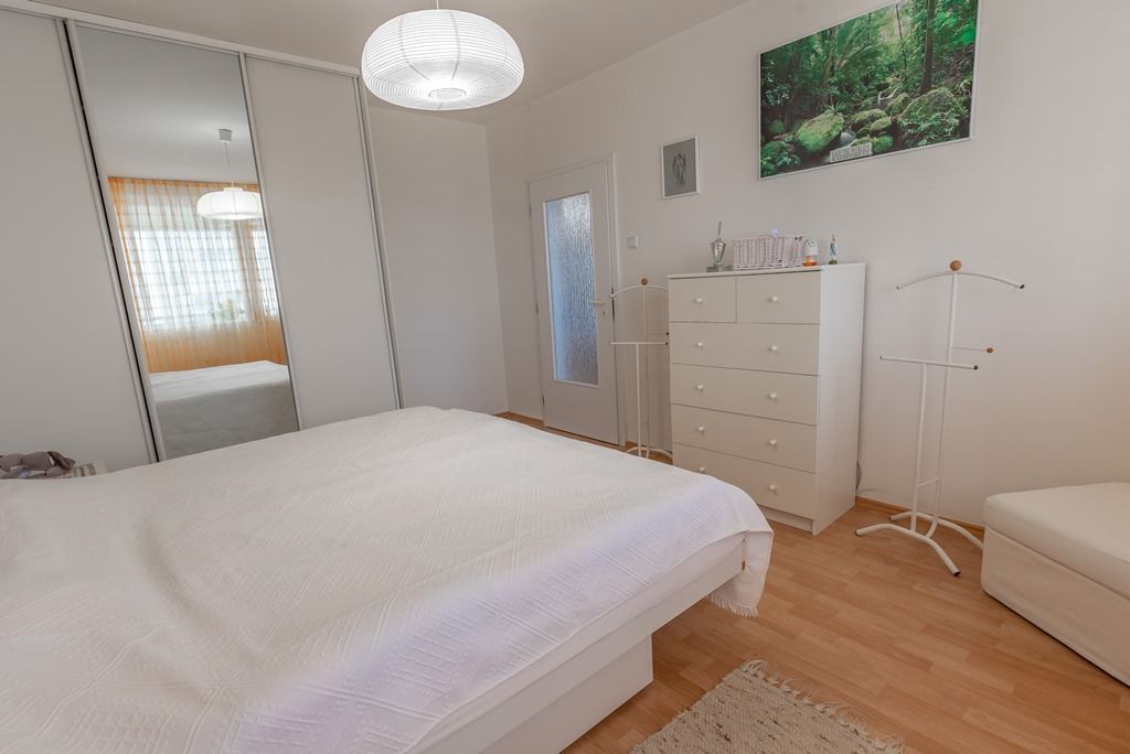 Na prenájom priestranný 3-izbový byt s lodžiou, 101 m², od 10 / 2026 – foto 5