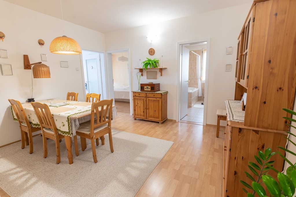 Na prenájom priestranný 3-izbový byt s lodžiou, 101 m², od 10 / 2026 – foto 7