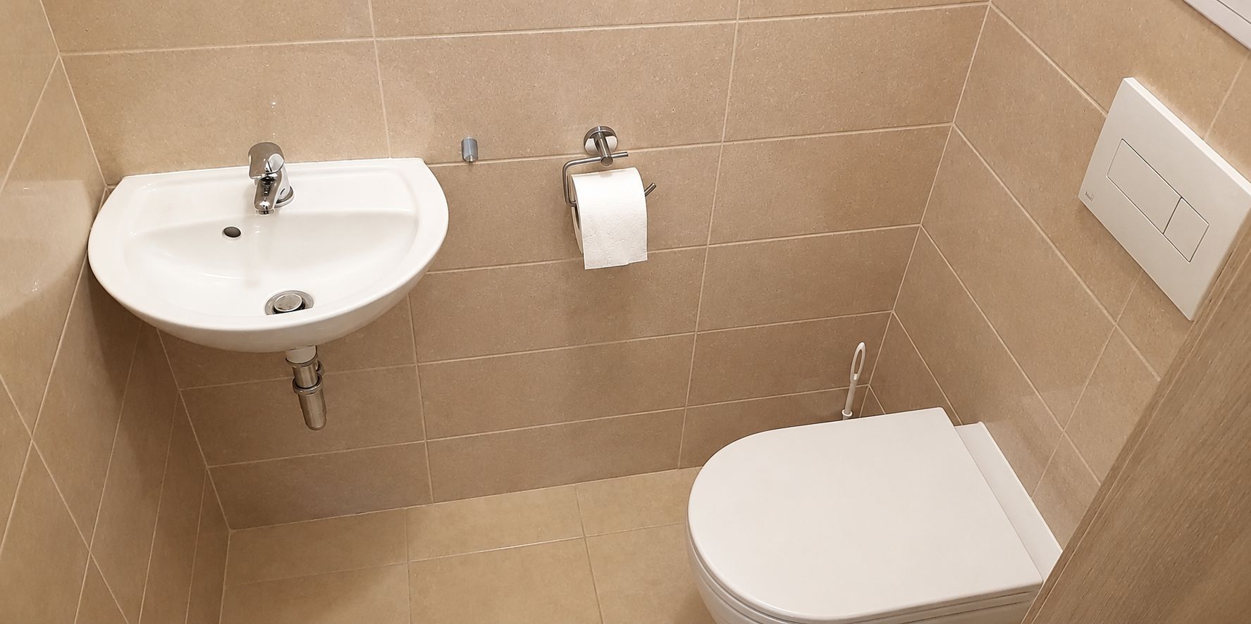 Zariadený byt s balkónom, klimatizáciou a nízkymi nákladmi – foto 6