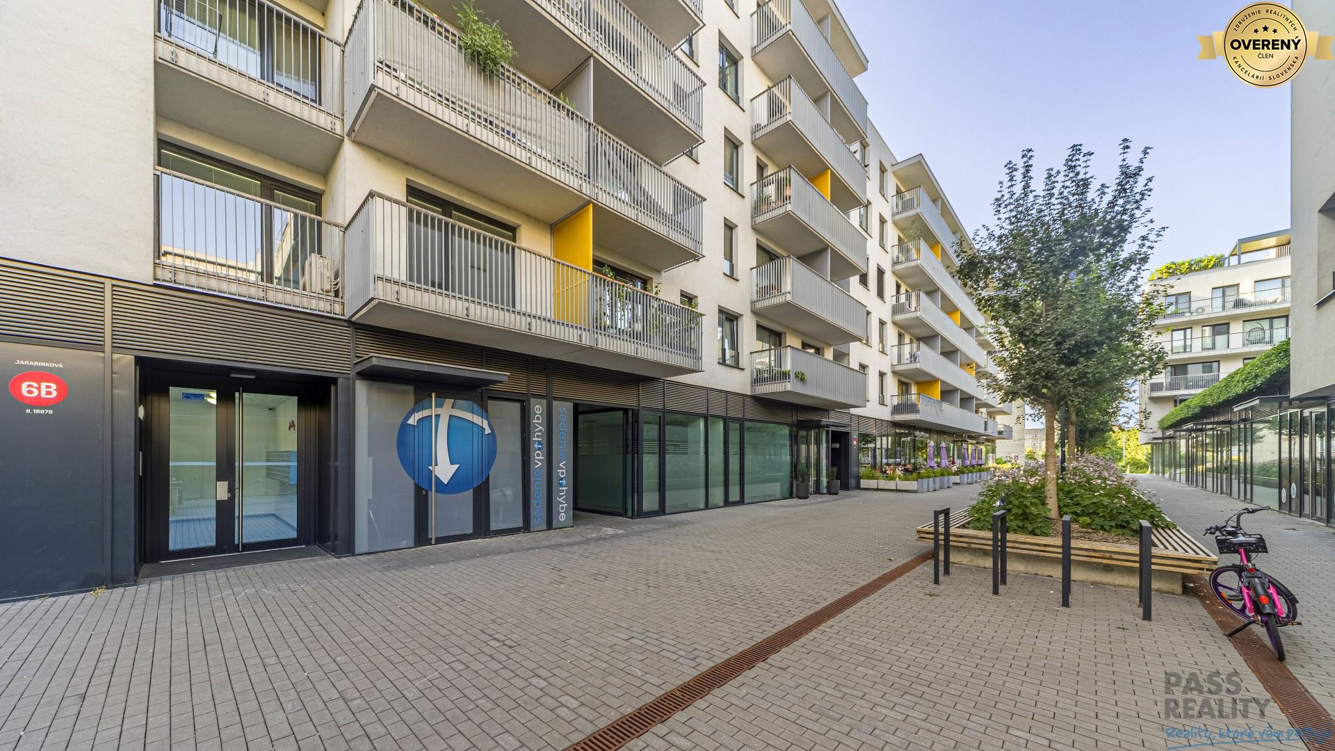 NA PREÁJOM veľký 1-izb. byt, balkón, klíma, parking v cene, novostavba – foto 9