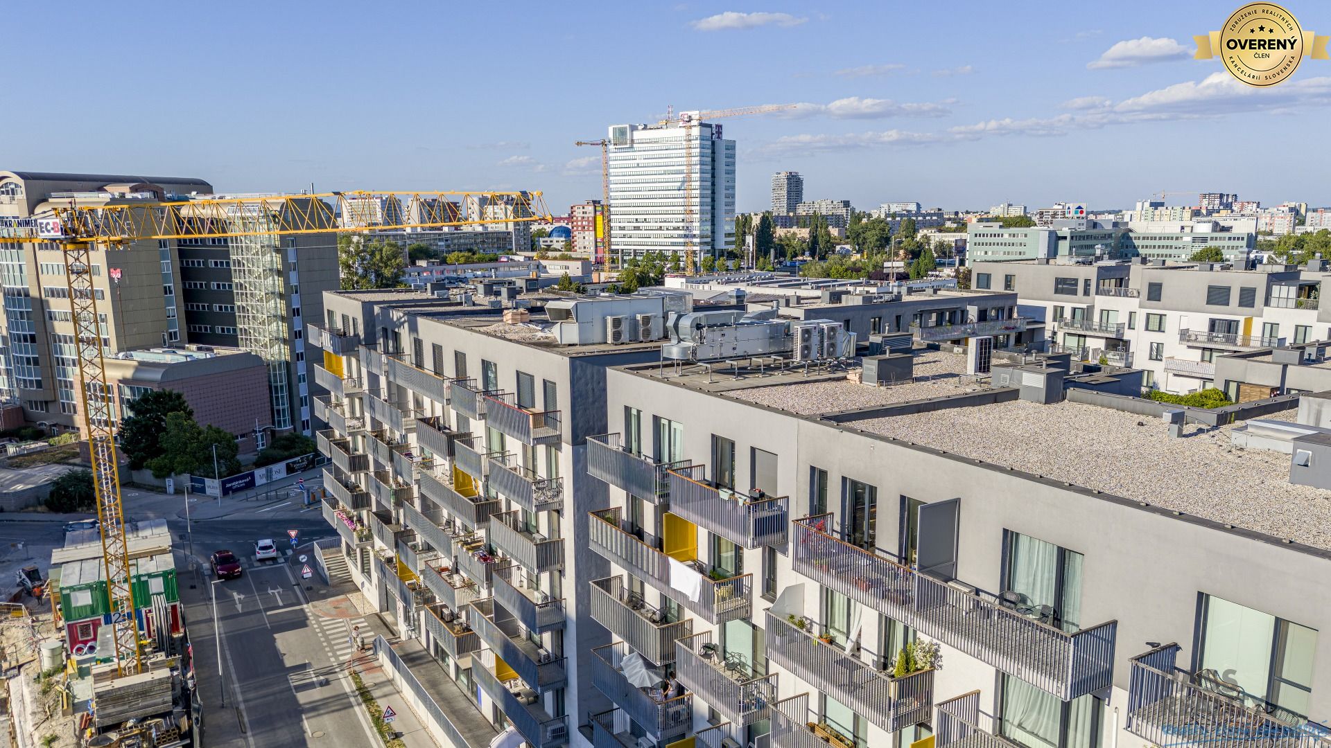 NA PREÁJOM veľký 1-izb. byt, balkón, klíma, parking v cene, novostavba – foto 10