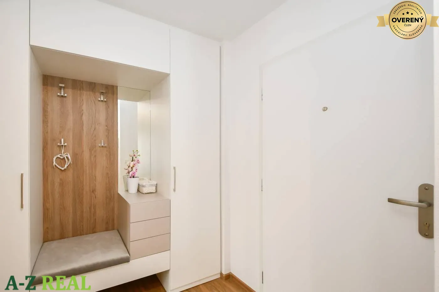Na prenájom 4 izb. zariadený byt, s parkingom, Drotárska ul. – foto 10