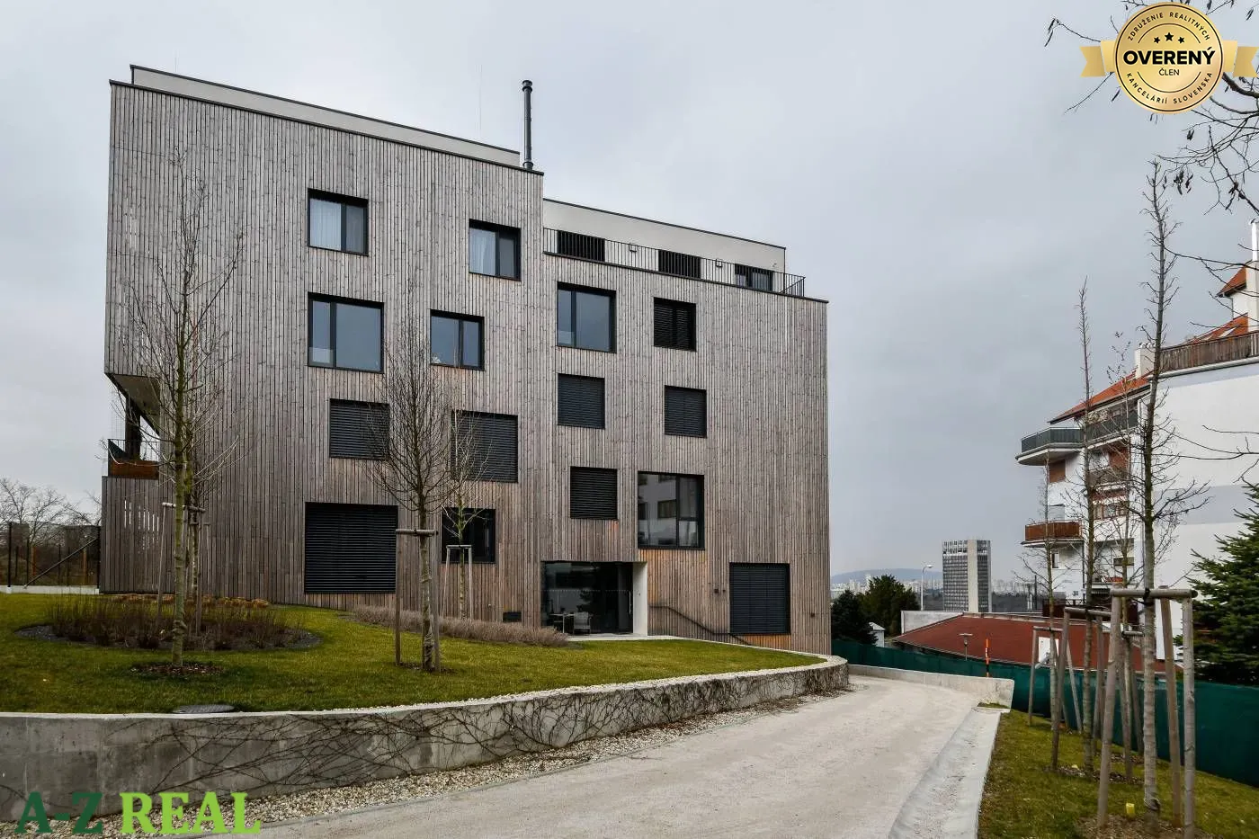 Na prenájom 4 izb. zariadený byt, s parkingom, Drotárska ul. – foto 3