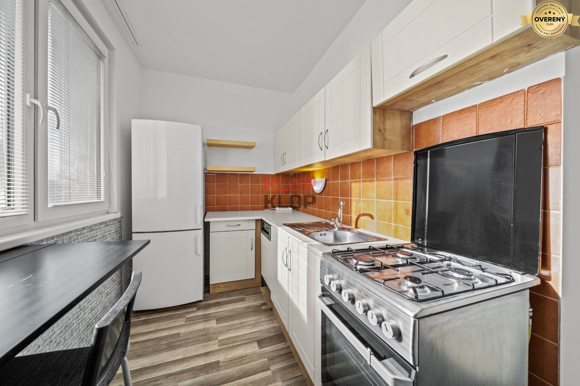 Prenajmite si PRÍJEMNÝ 2i byt s PIVNICOU, SVETLÝ a ZREKONŠTRUOVANÝ – foto 7