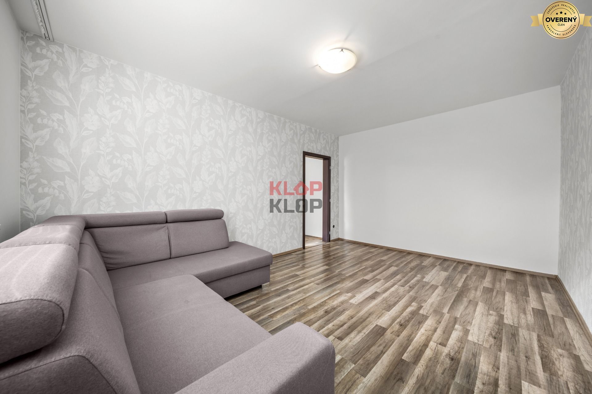 Prenajmite si PRÍJEMNÝ 2i byt s PIVNICOU, SVETLÝ a ZREKONŠTRUOVANÝ – foto 3