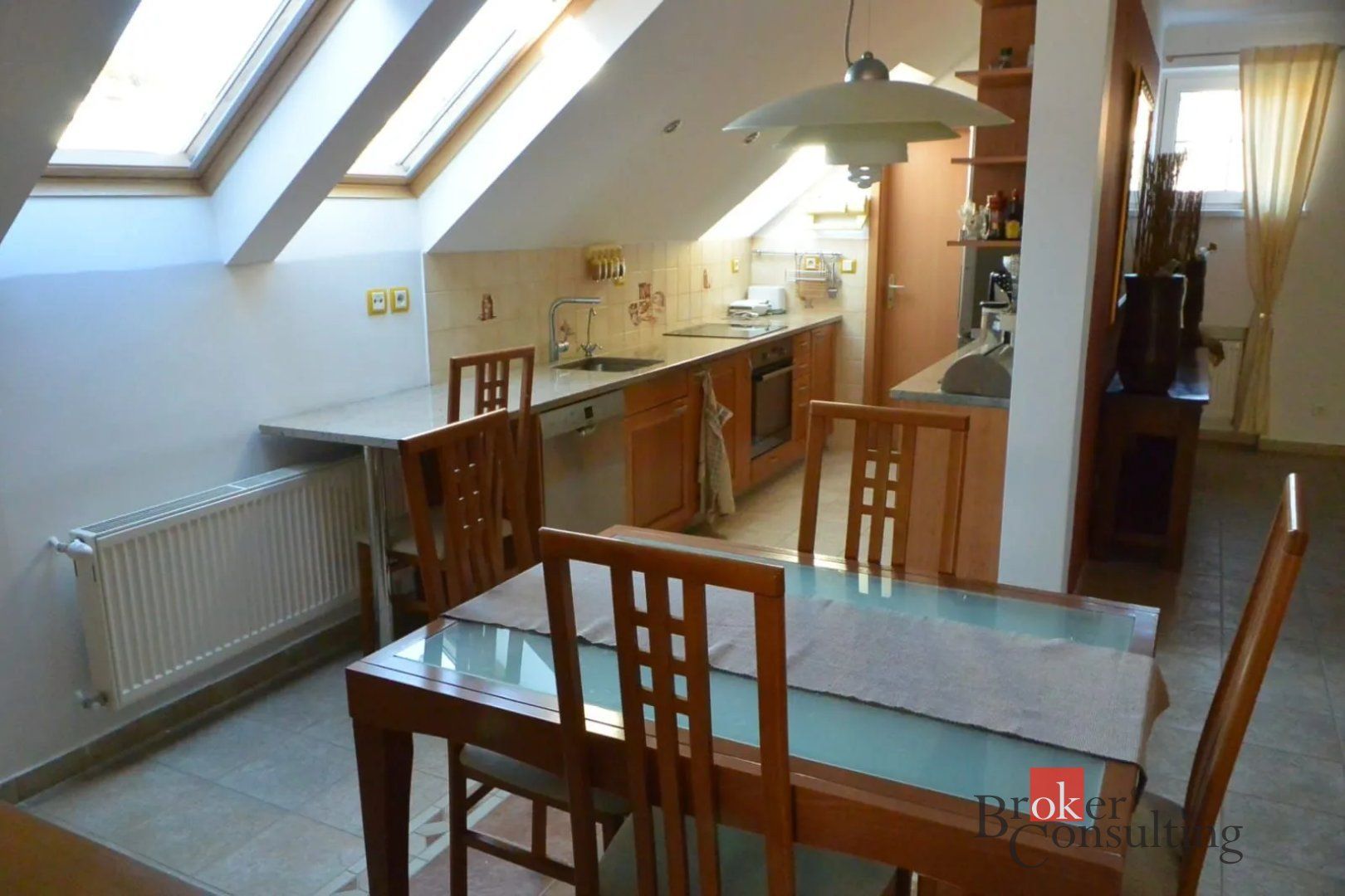 Pet-friendly podkrovný 3i byt s terasou a parkovaním-Koliba – foto 6