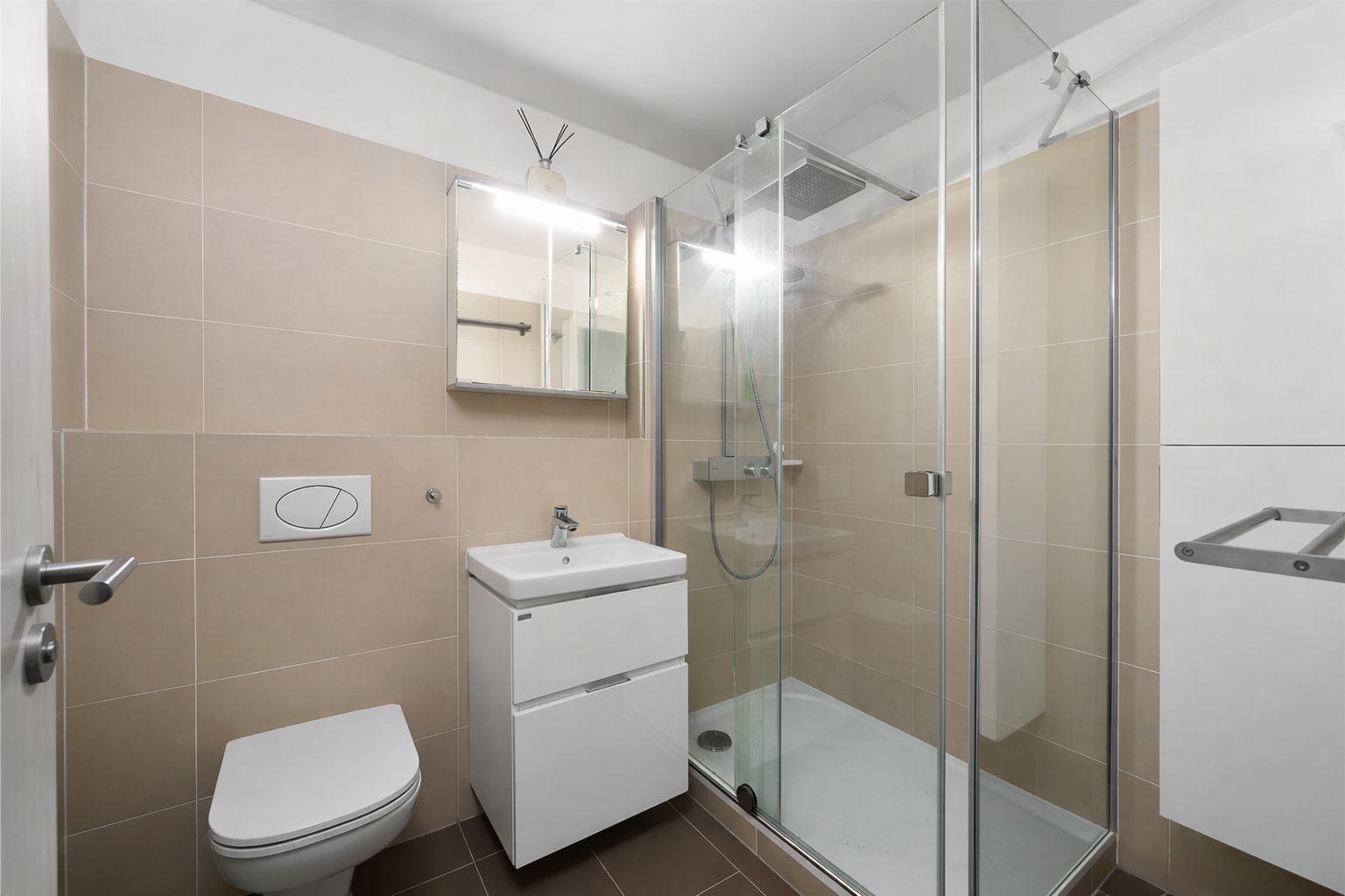 PREDAJ: Staromestský 4-izbový byt pre rodinu, ktorá chce mať Bratislav – foto 6