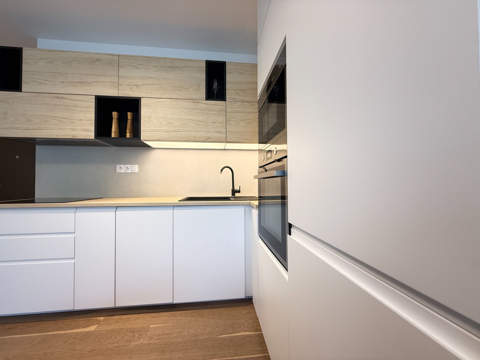 Moderný 1-izbový byt s predzáhradkou a parkovaním na Kolibe – foto 3