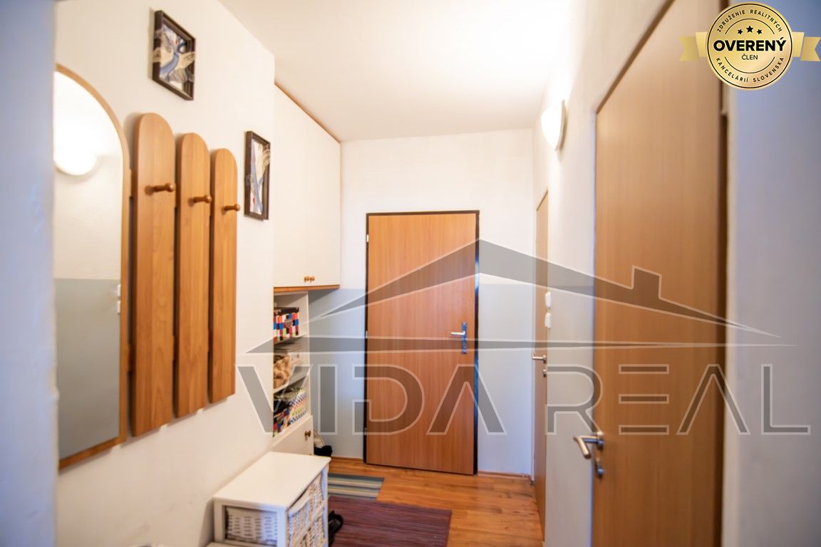 Priestranný 3-izbový byt s 11,4 m² loggiou – Lipského, Dúbravka – foto 9