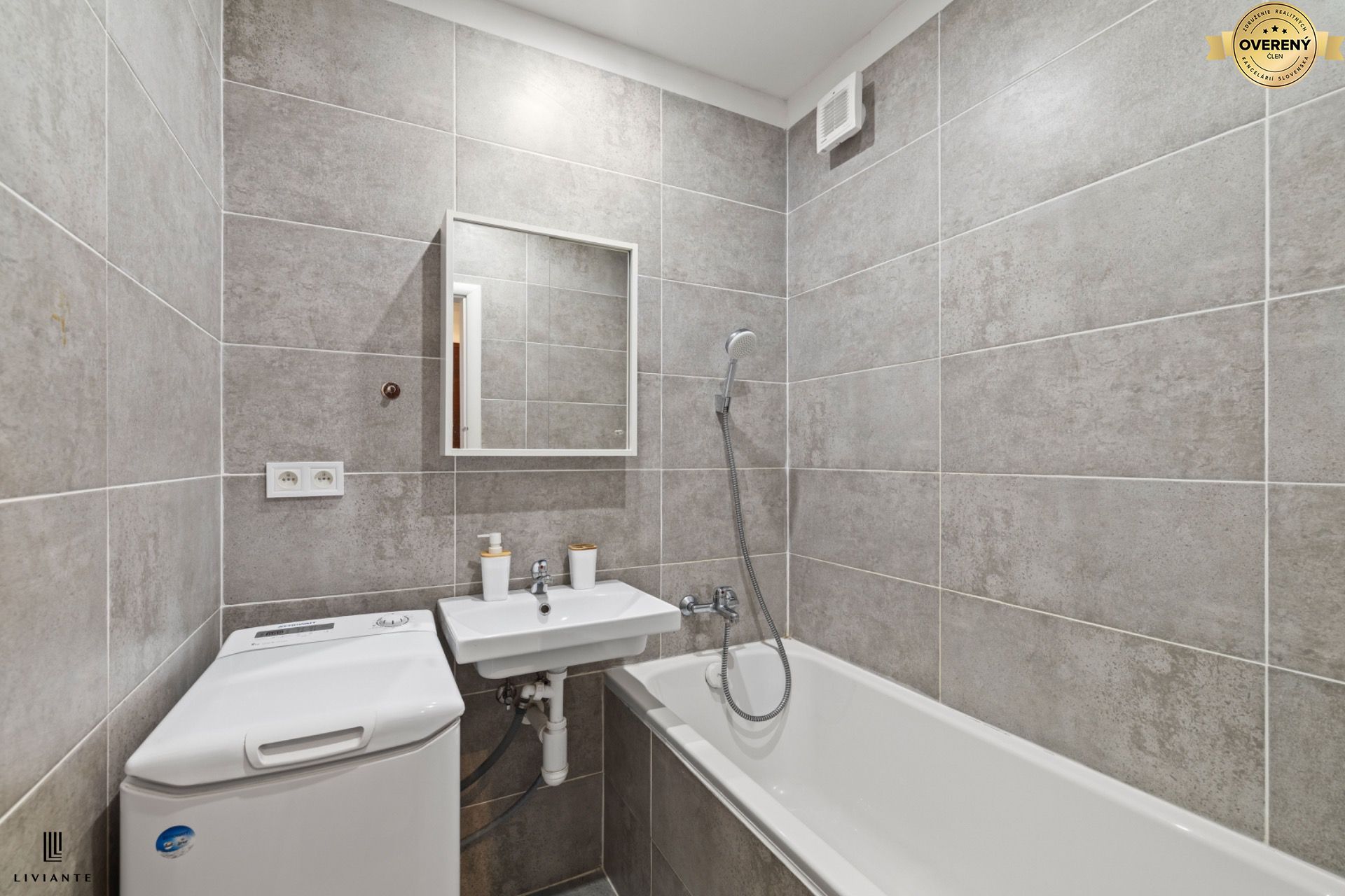 Na predaj priestranný 1i byt po rekonštrukcii – Dúbravka – foto 10