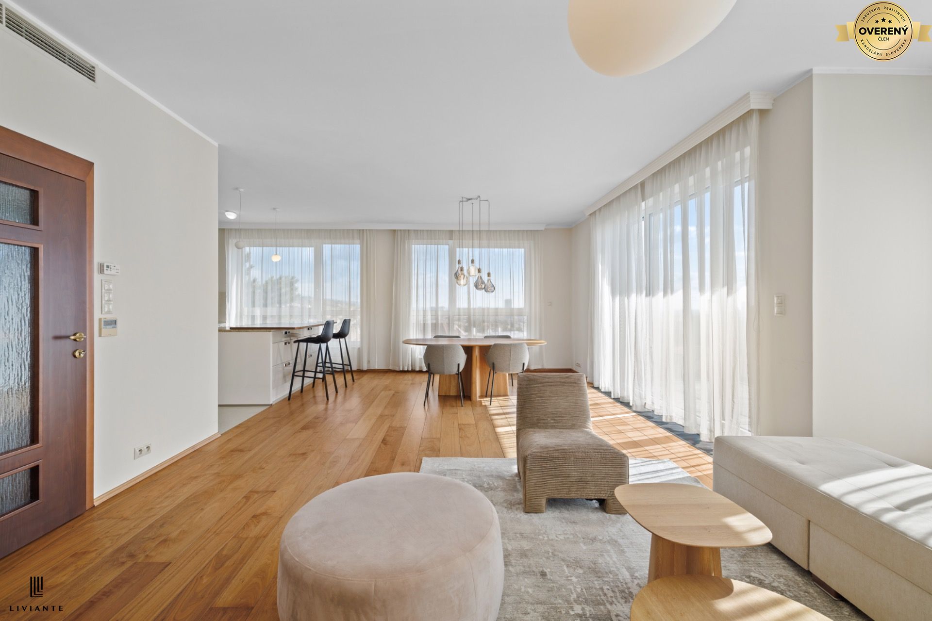 PRENÁJOM výnimočného 2i bytu 98 m² s výhľadom na Hrad | Diplomat Park – foto 9