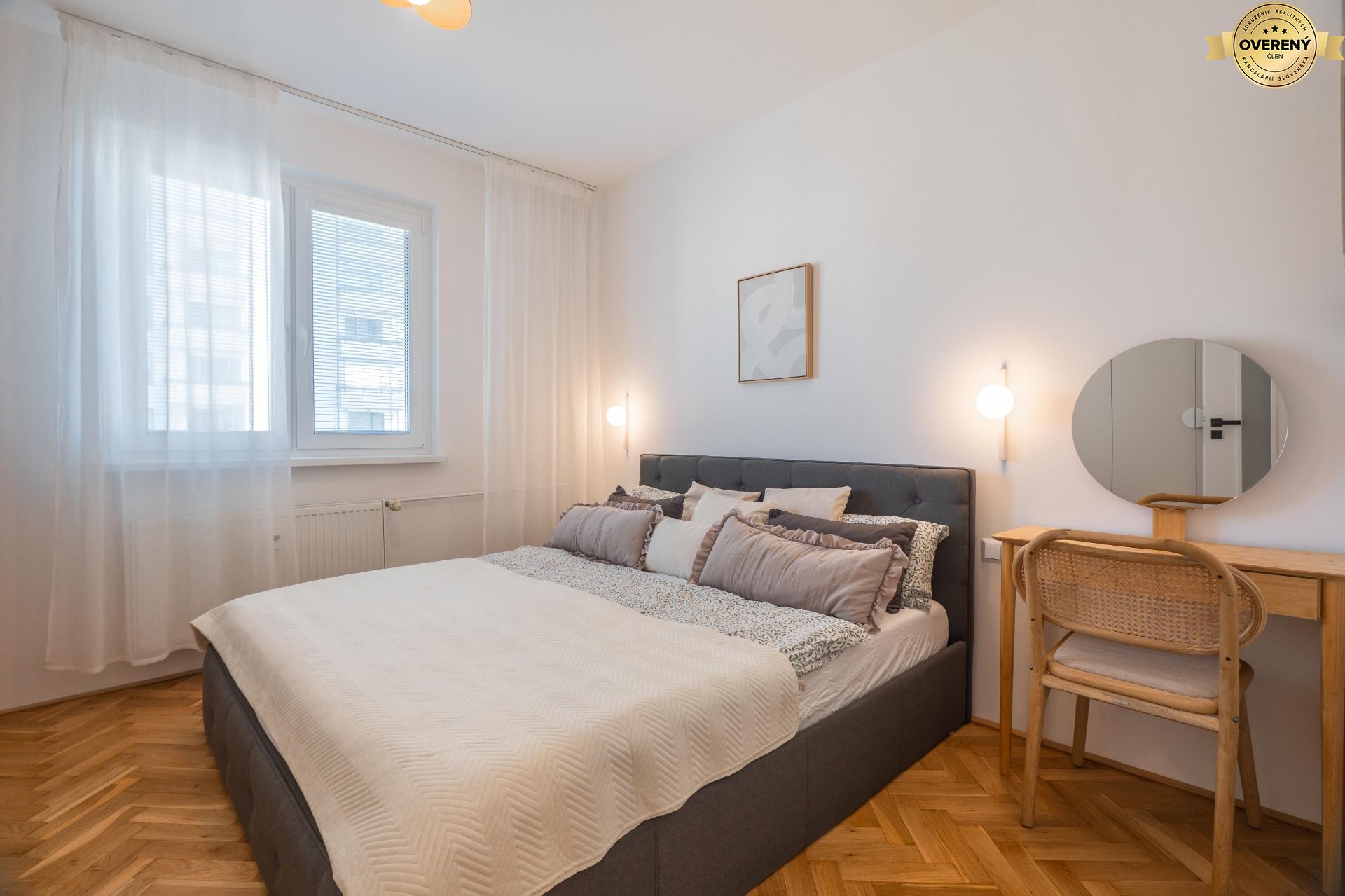 Štýlový 3-izbový byt s veľkou loggiou a výhľadom – foto 10