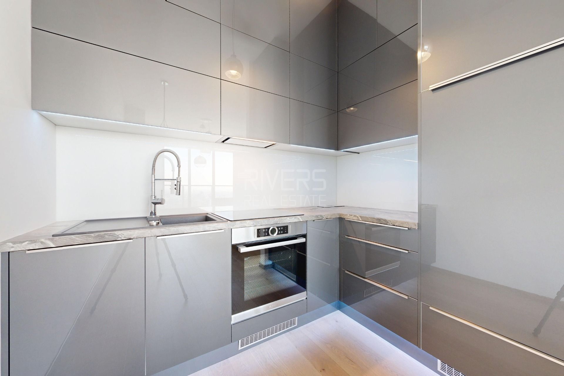 RIVERS l Moderný 2-izbový byt v ikonickej Eurovea Tower – foto 9