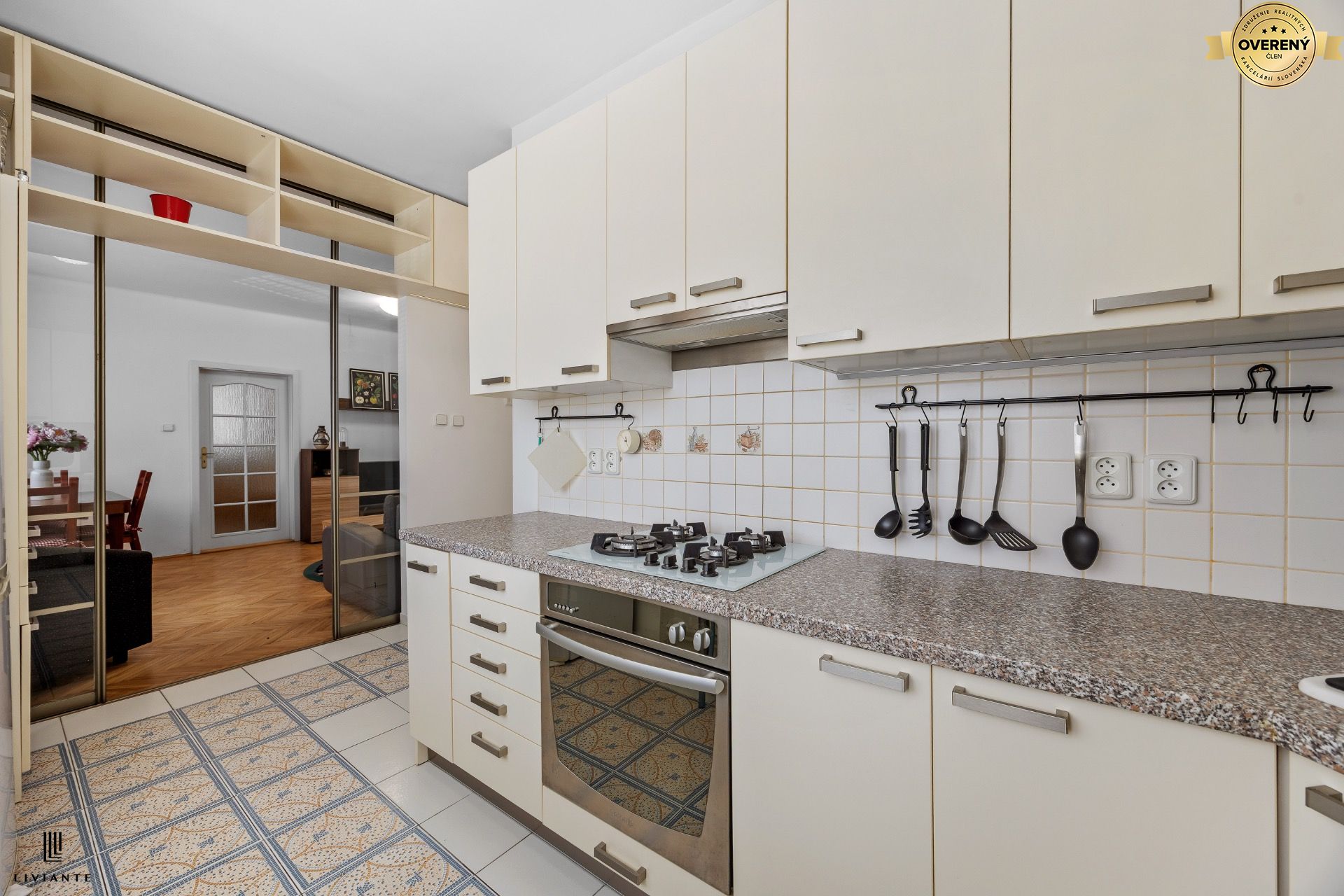 PRENÁJOM 2i BYTU V POKOJNEJ LOKALITE POD KOLIBOU – foto 2
