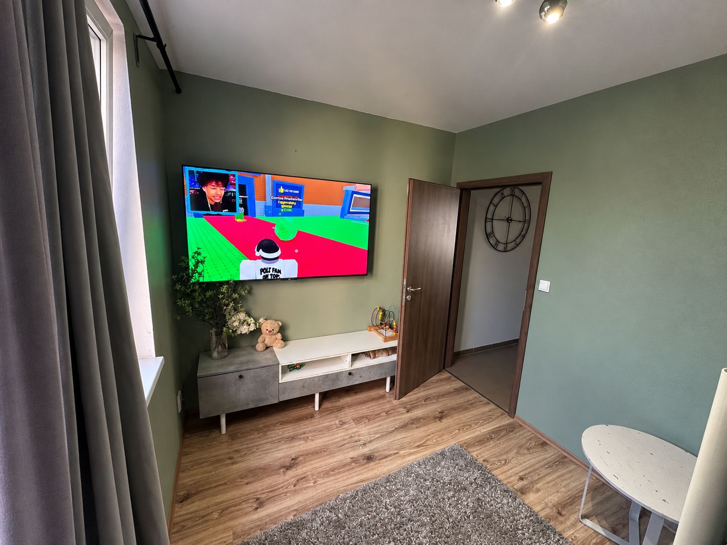 Príjemný 3-izbový byt s priestranným balkónom na Agátovej – foto 8