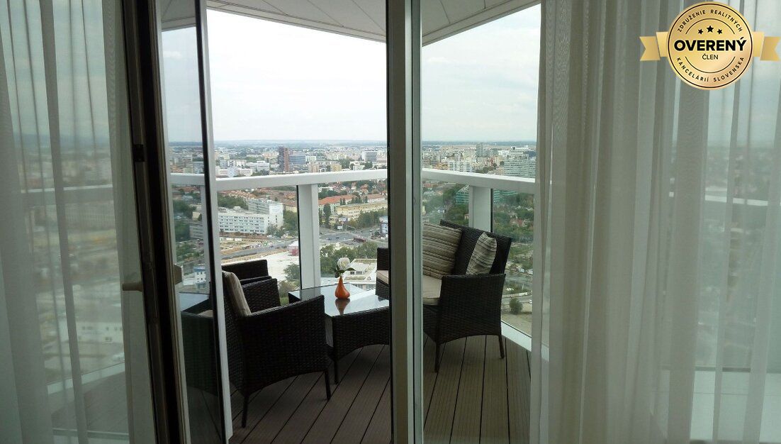 Luxusný 3-izbový byt v Panorama City – foto 9