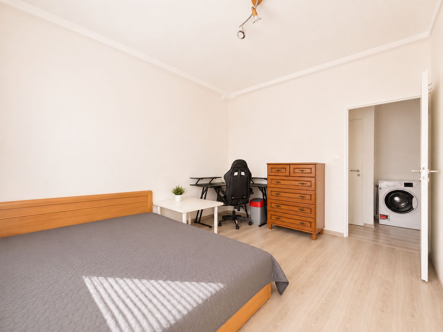Na prenájom zariadený 4-izbový byt s balkónom I Ružinov | – foto 4