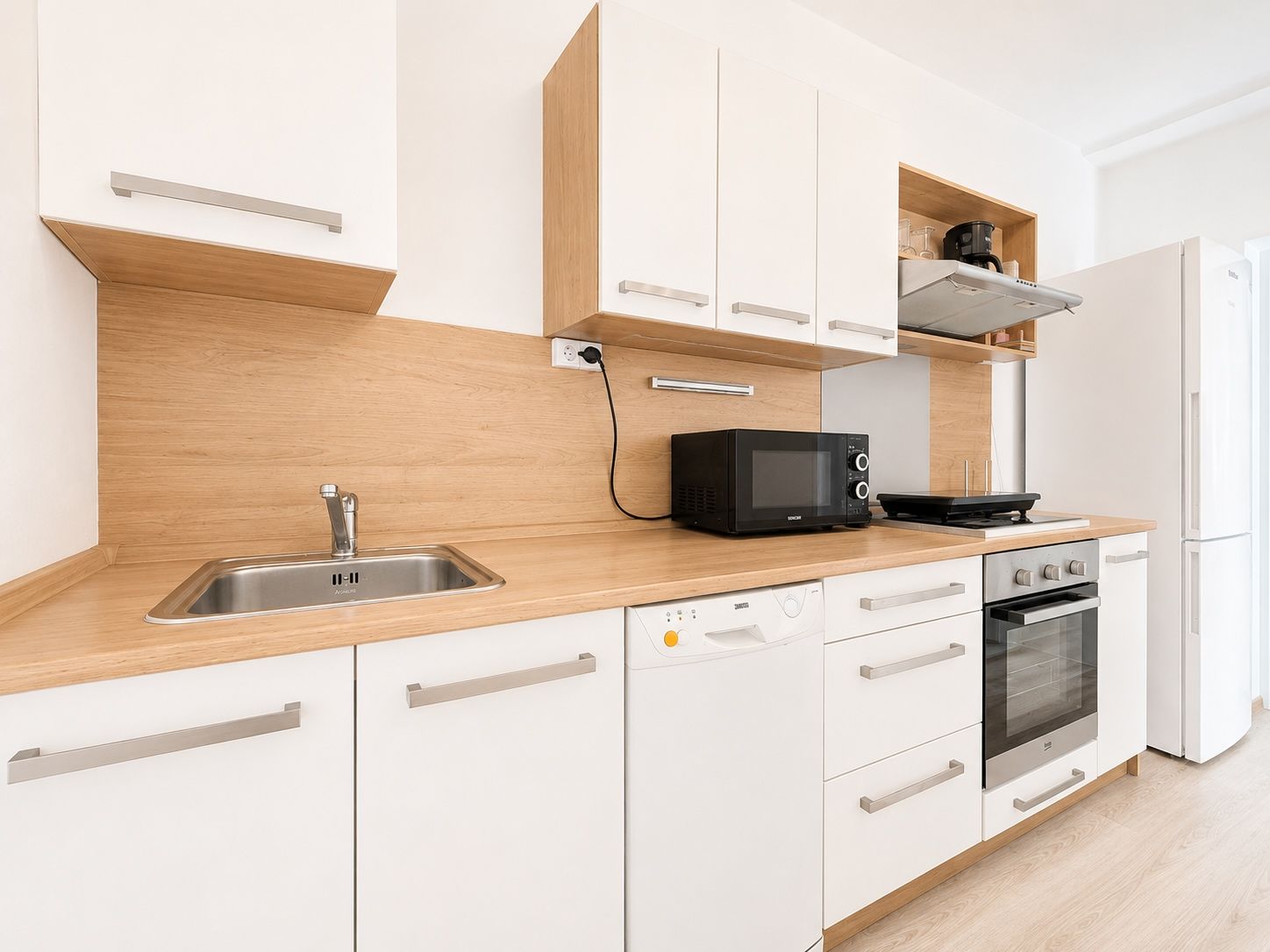 Na prenájom zariadený 4-izbový byt s balkónom I Ružinov | – foto 7