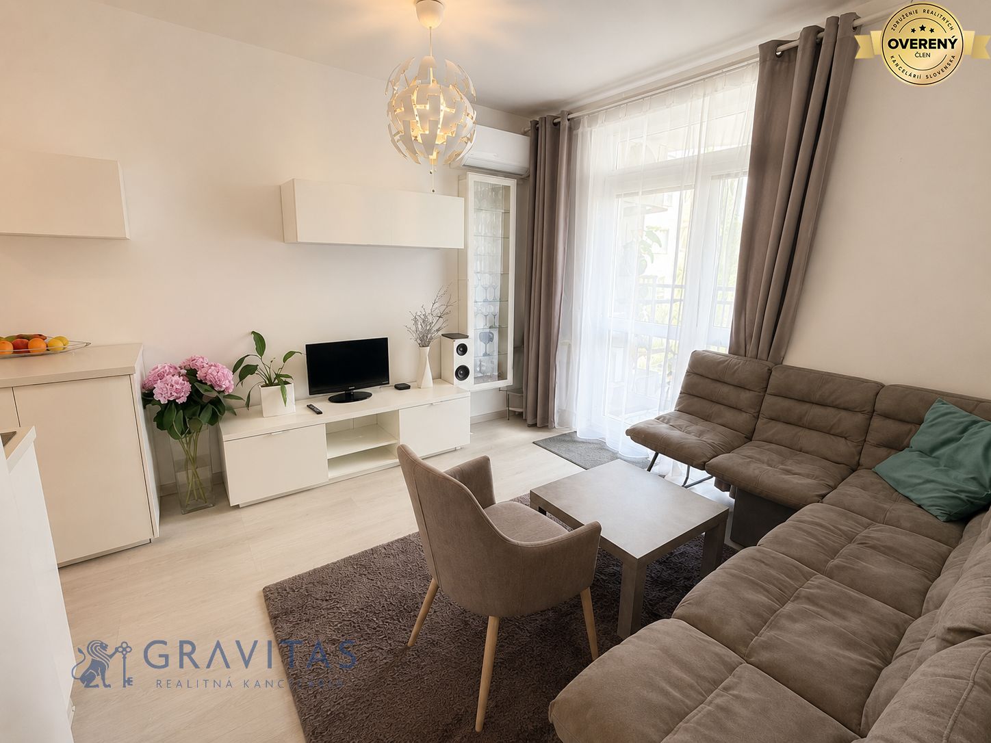 Na predaj apartmán s loggiou v Dúbravke – foto 3