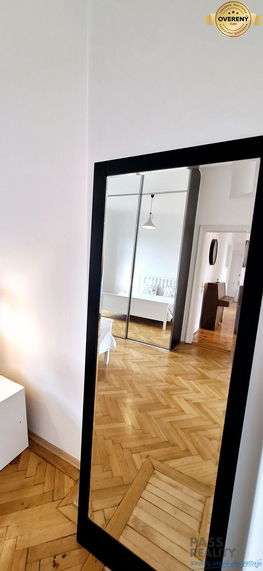 NA PRENÁJOM veľkometrážny byt v historickom centre, krb, parking – foto 10