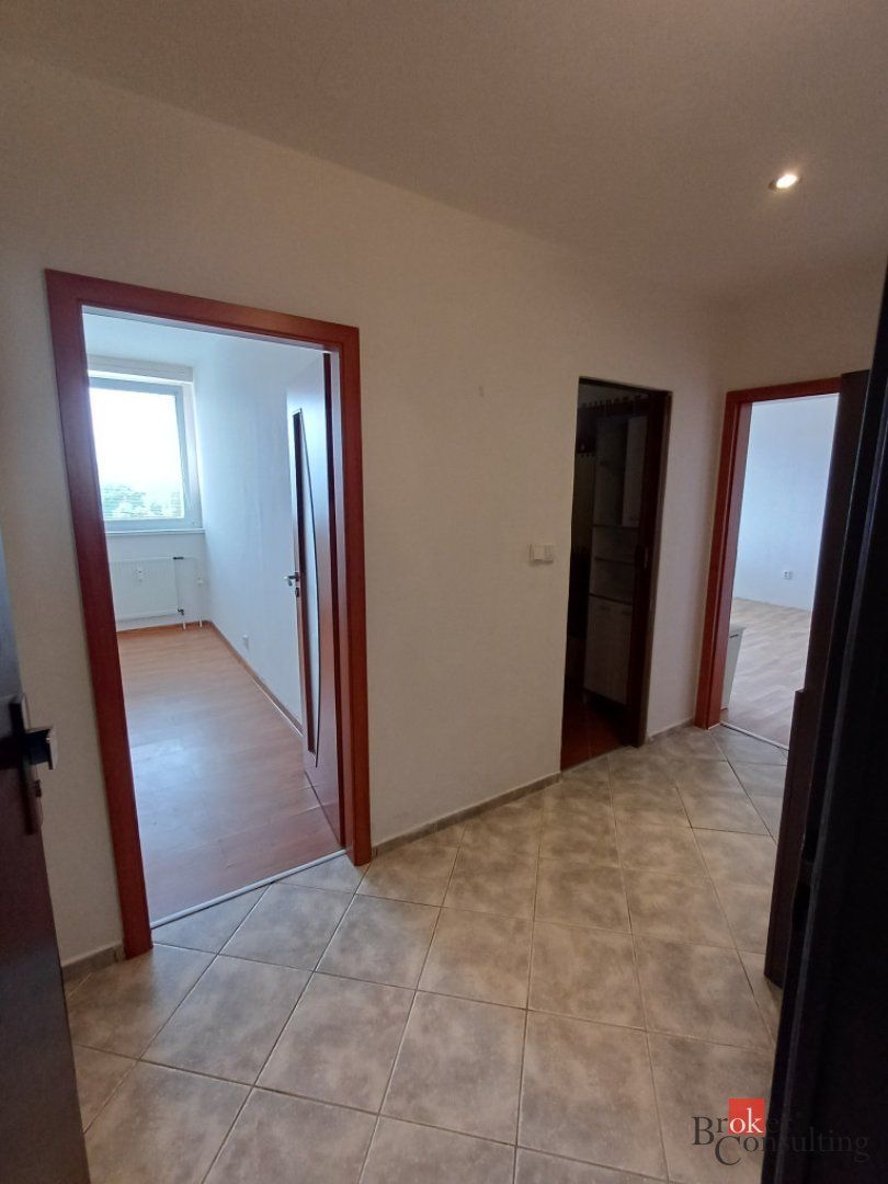 Na prenájom - Slnečná dvojgarsónka na začiatku Petržalky – foto 2