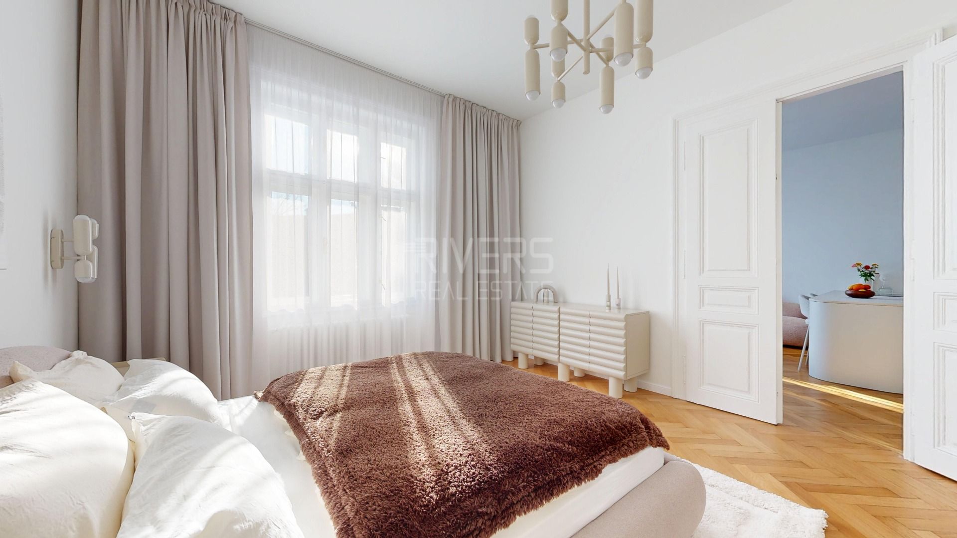 Staromestský byt rekonštruovaný s citom pre štýl a detail – foto 9