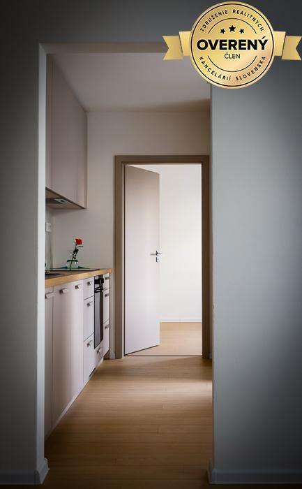 REZERVOVANÝ - 3‑izbový byt po kompletnej rekonštrukcii – Mamateyova – foto 2