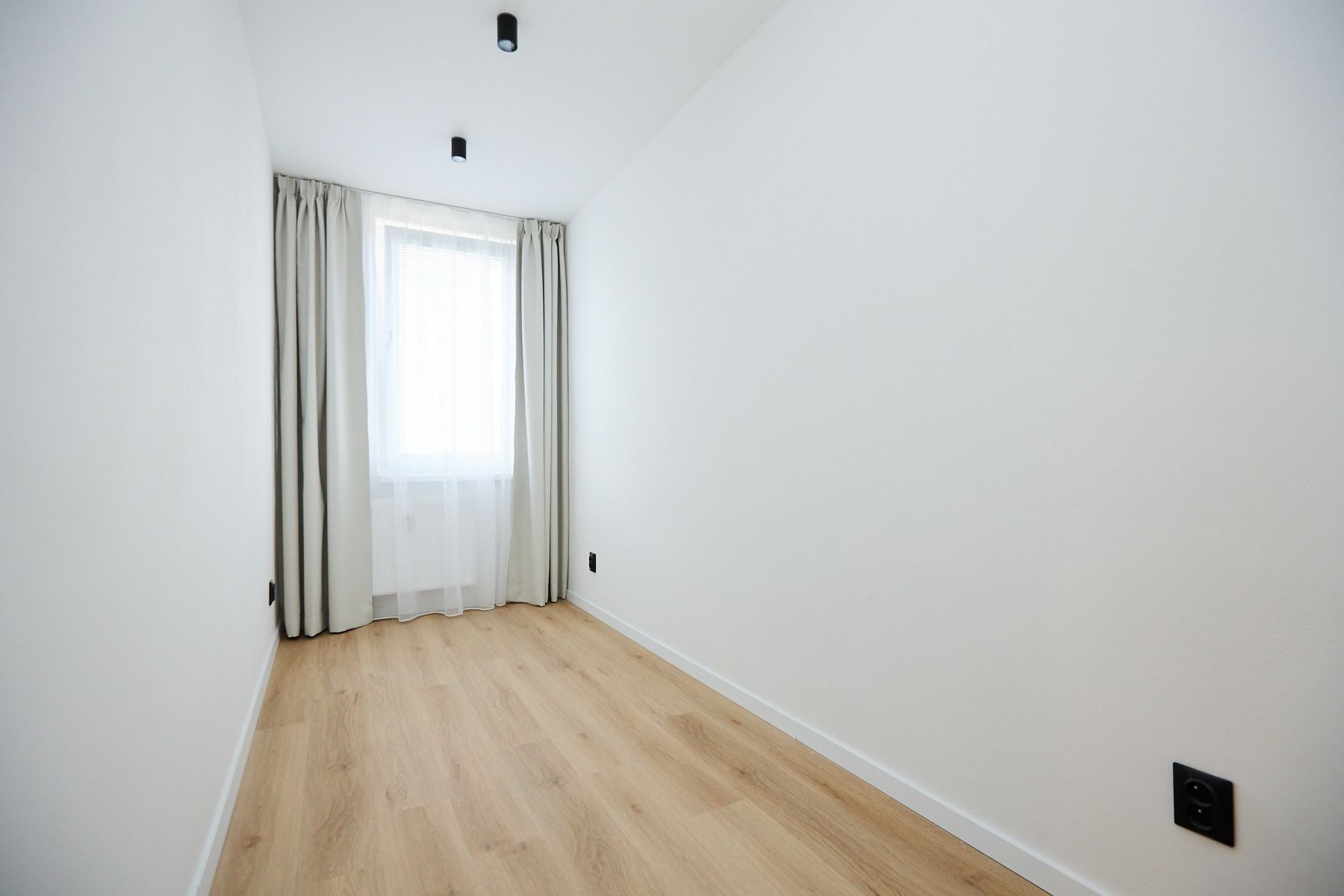NA PREDAJ-2,5-IZB.NOVOZREKONŠTRUOVANÝ BYT ,TATRANSKÁ UL.KE-STARÉ MESTO – foto 9