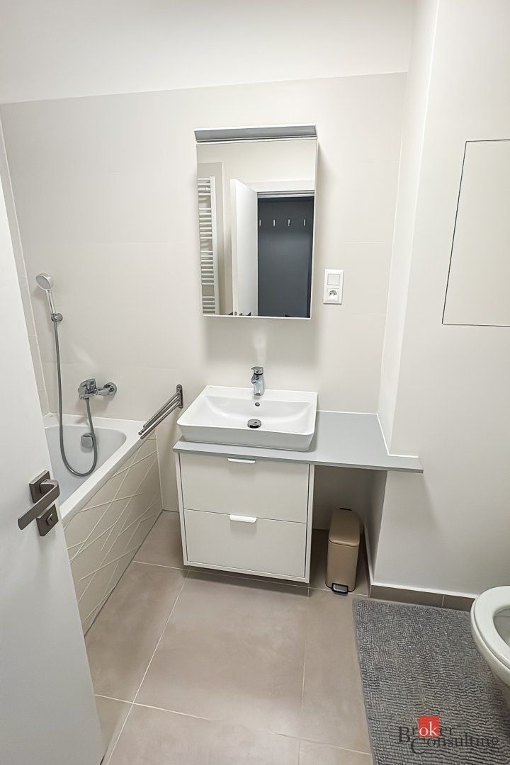 Moderný dizajnový 2i byt s parkovaním v Slnečniciach – foto 6