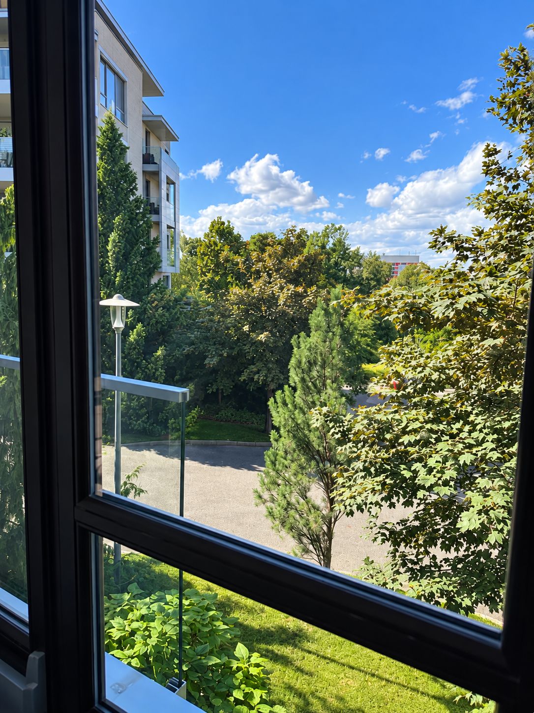 Moderný 2-izbový byt pri Horskom parku | Garáž • Balkón – foto 4