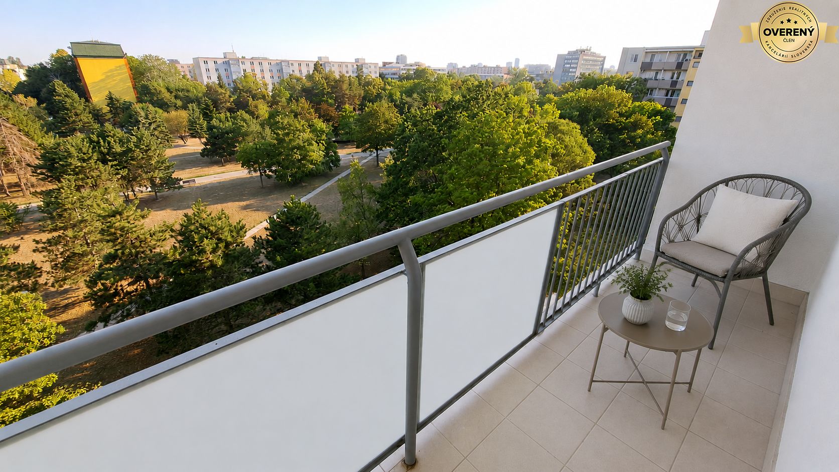Klimatizovaný 2-izbový byt s balkónom a výhľadom do parku – Sputniková – foto 5