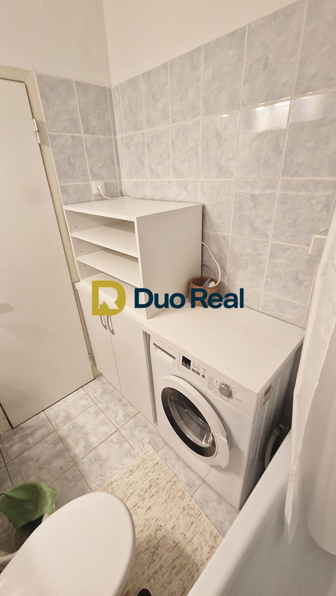 Útulná garzónka s presklenou lóggiou na Šustekovej ulici – foto 9