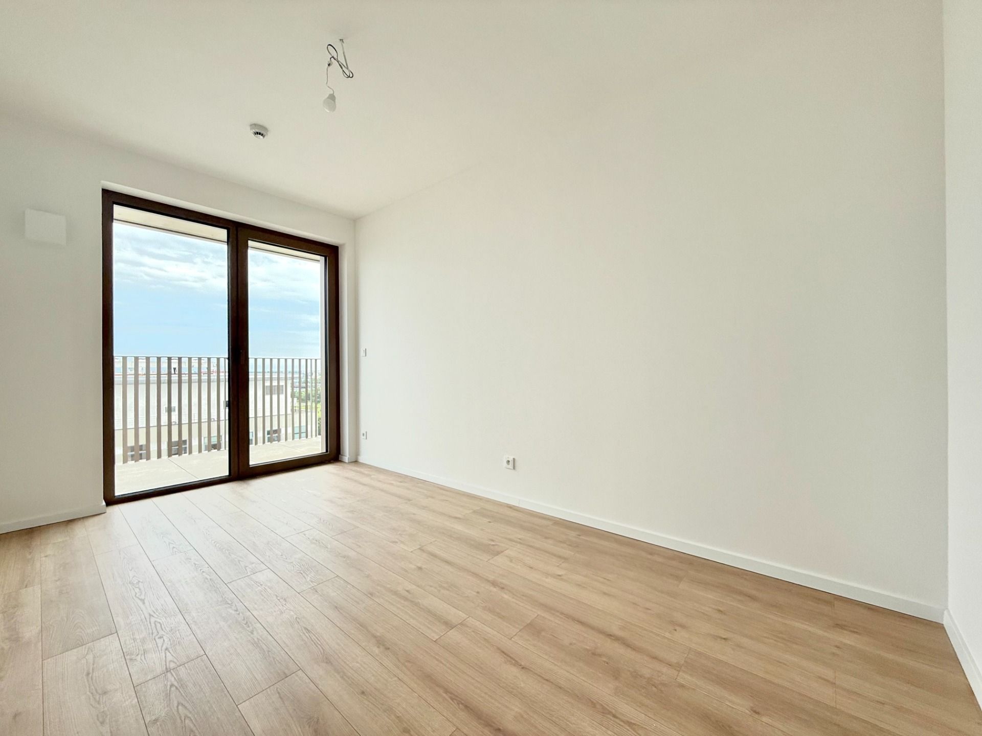 MILLHAUS - 3,5i byt, šatník + 2x balkón, parking – foto 5