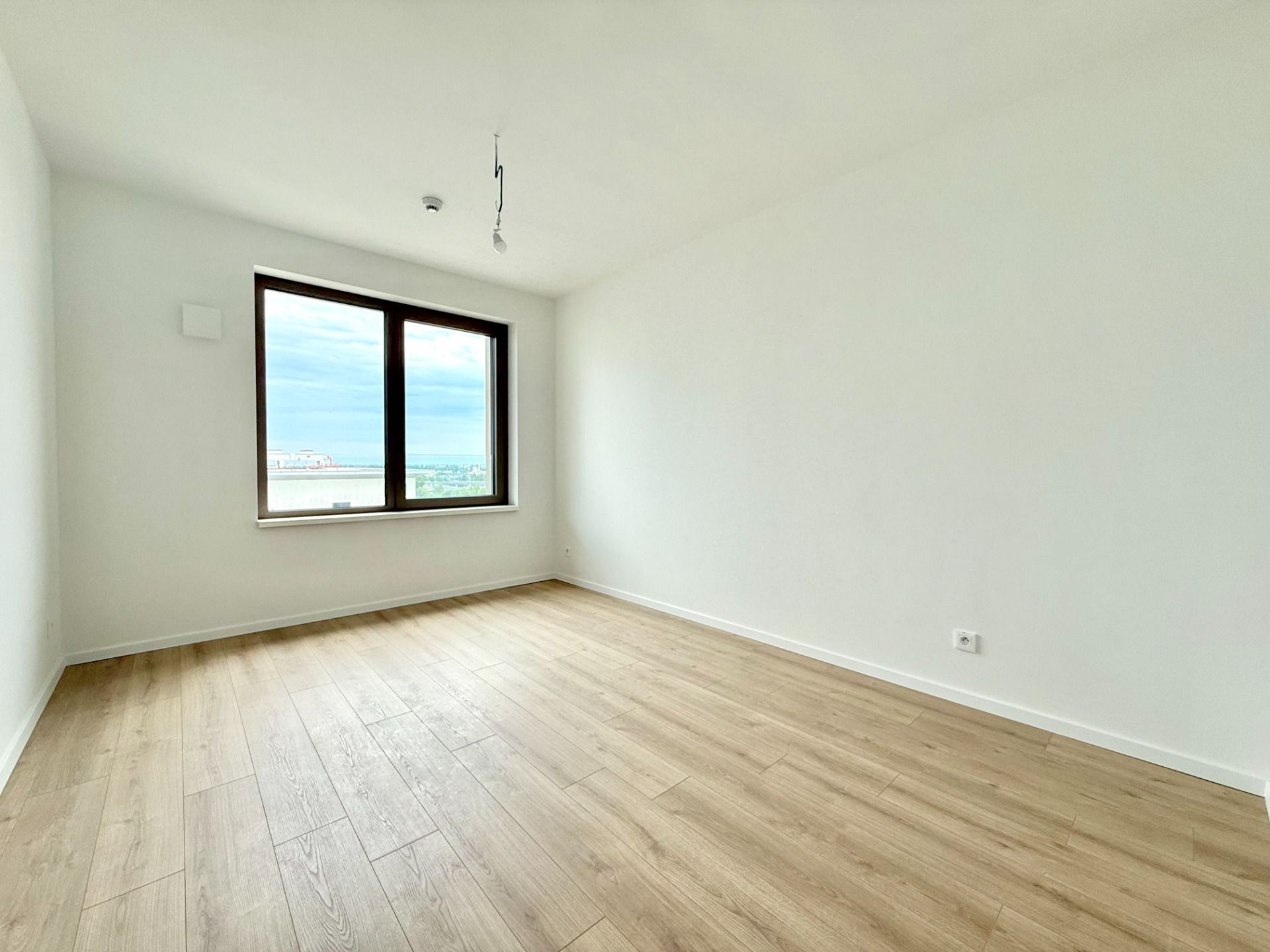 MILLHAUS - 3,5i byt, šatník + 2x balkón, parking – foto 8