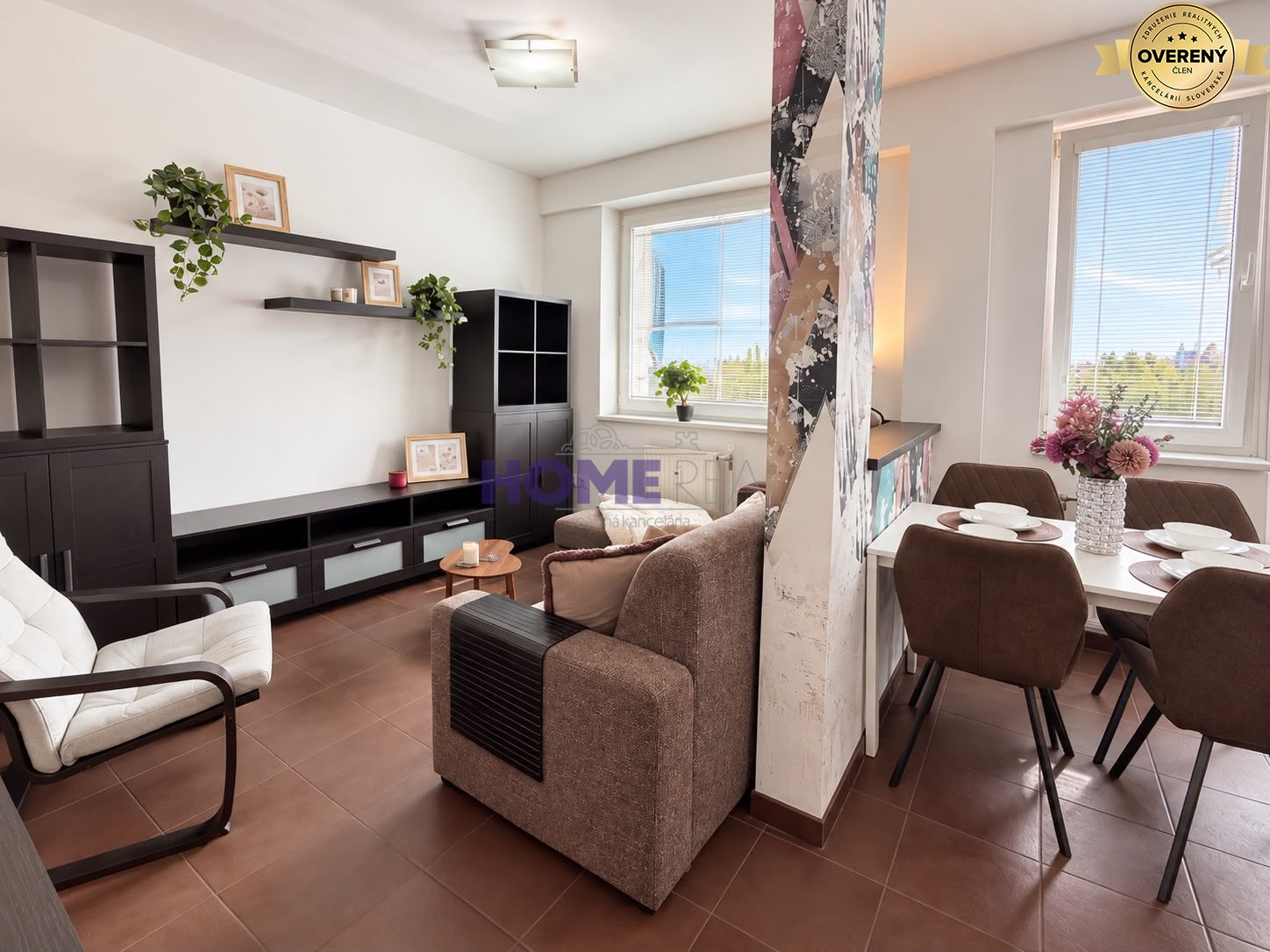 KOMPLETNE ZARIADENÝ PRIESTRANNÝ 1,5 IZB. BYT S BALKÓNOM A GARÁŽOU. – foto 8