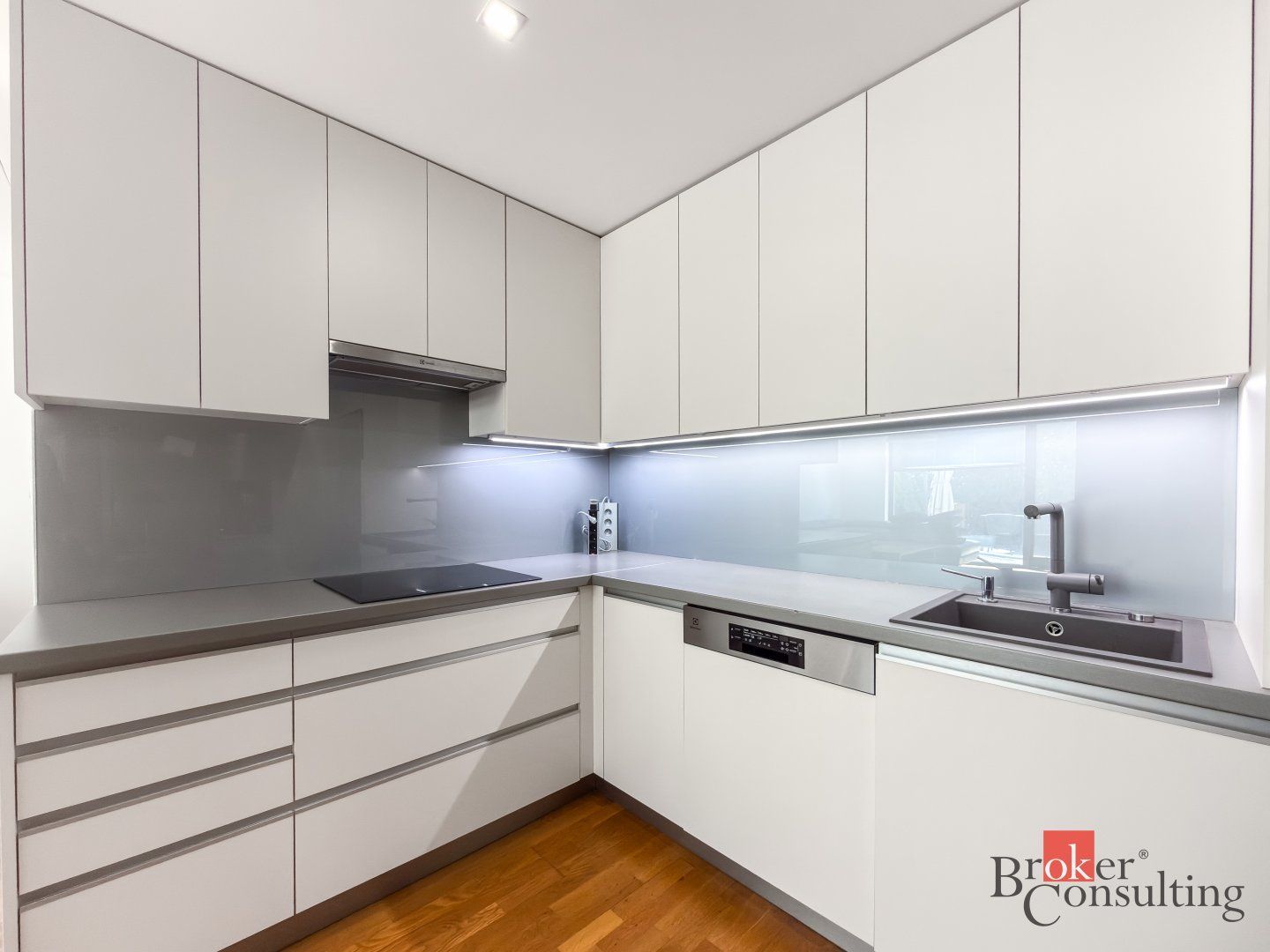Moderný 3i byt s predzáhradkou a garážou na Kolibe - Minergo – foto 6