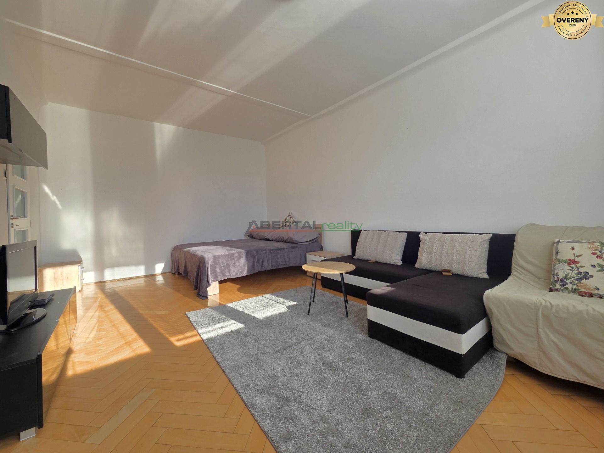 Priestranný a svetlý 1i byt (43 m²), Mesačná ul., Ružinov, Bratislava – foto 2
