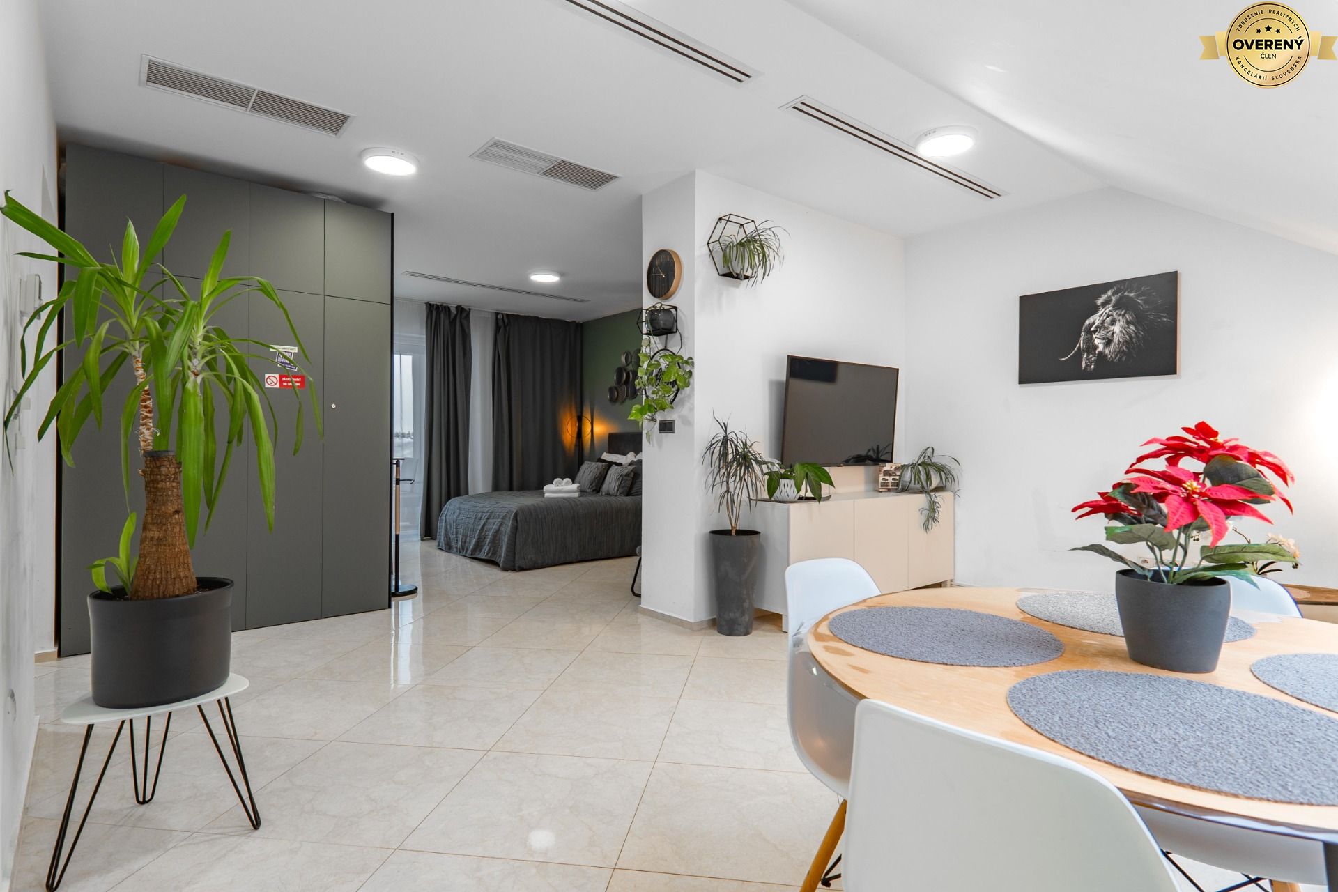 I Exkluzívny penthouse s terasou v absolútnom centre mesta – foto 3