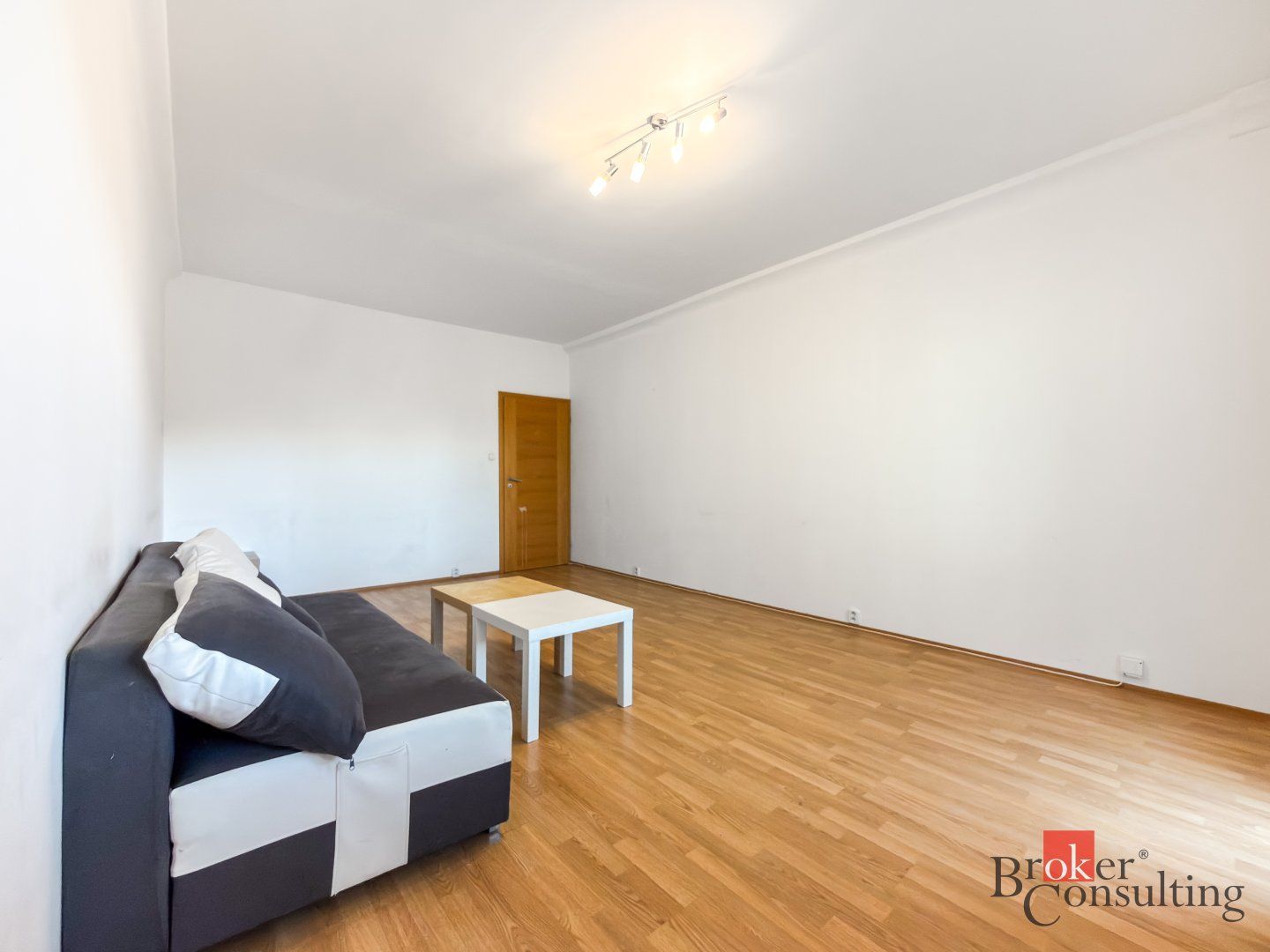 Svetlý 3i byt s balkónom v Ružinove – foto 8