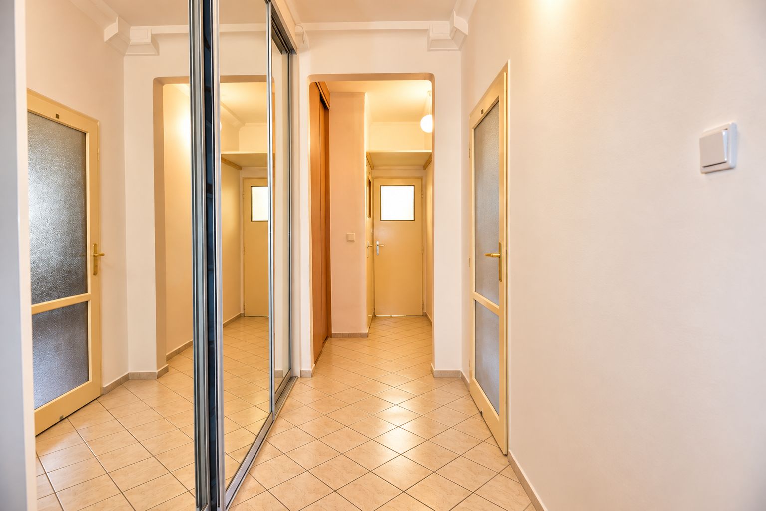 Na prenájom 1-izbový byt, 40 m², Medzilaborecká ul., Ružinov – foto 5