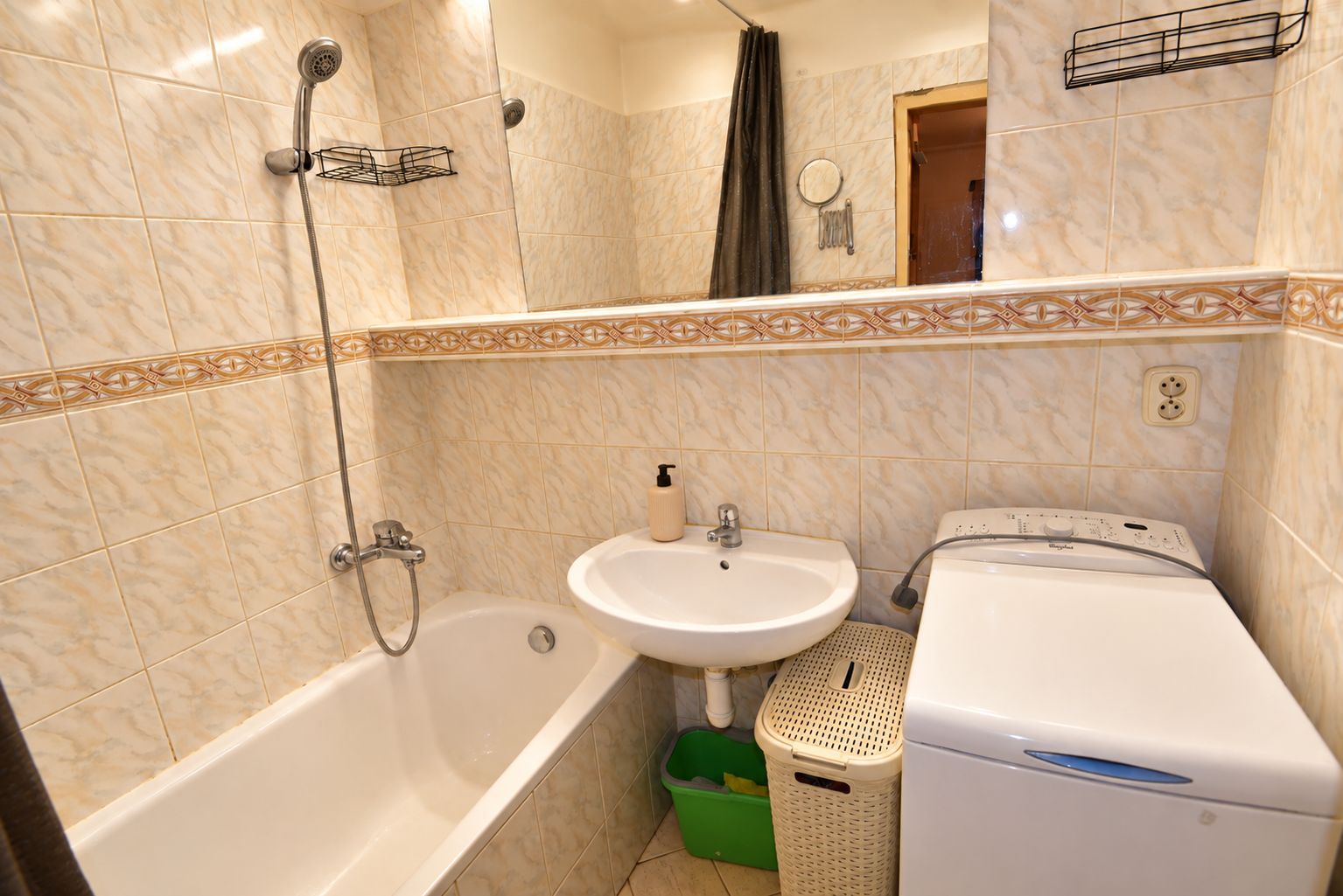 Na prenájom 1-izbový byt, 40 m², Medzilaborecká ul., Ružinov – foto 6